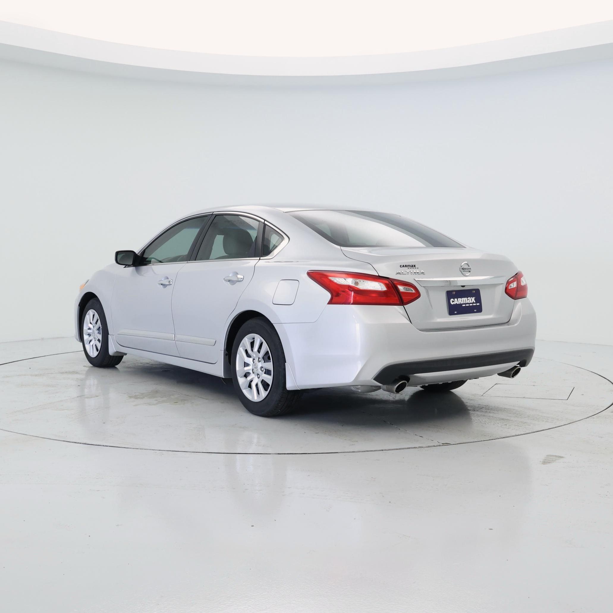 Thumbnail: 2016 Nissan Altima - 2