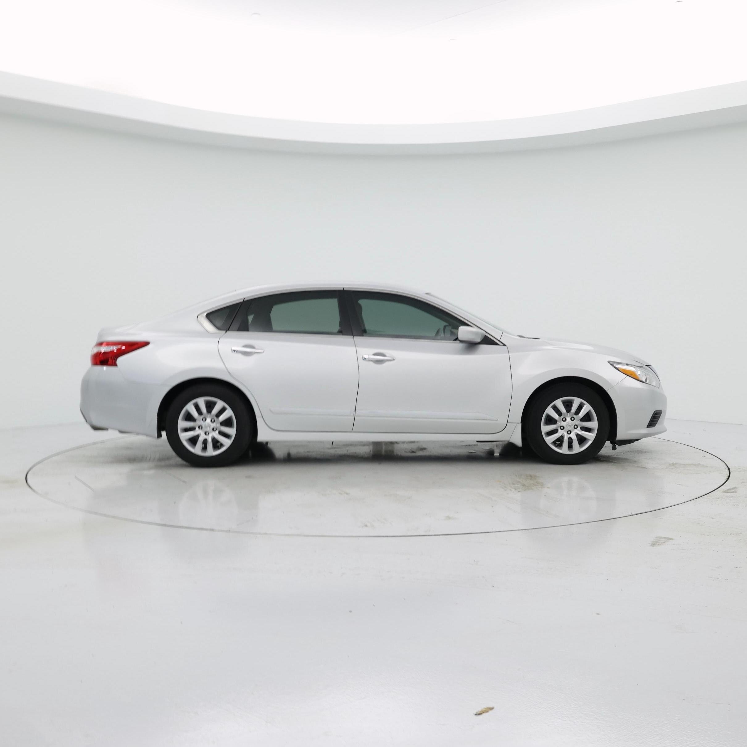 Thumbnail: 2016 Nissan Altima - 7