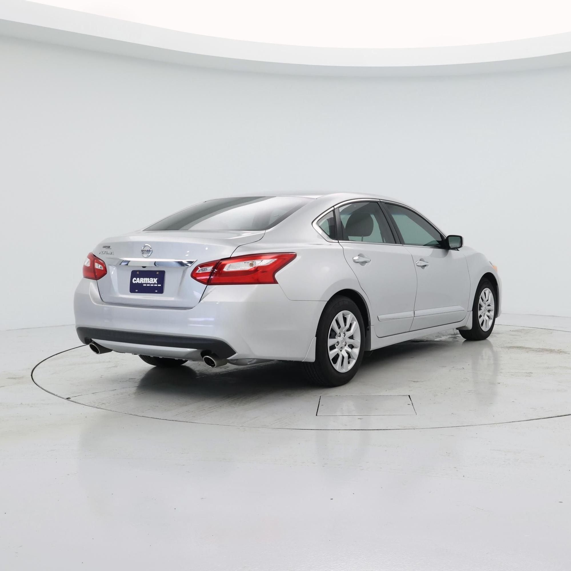 Thumbnail: 2016 Nissan Altima - 8