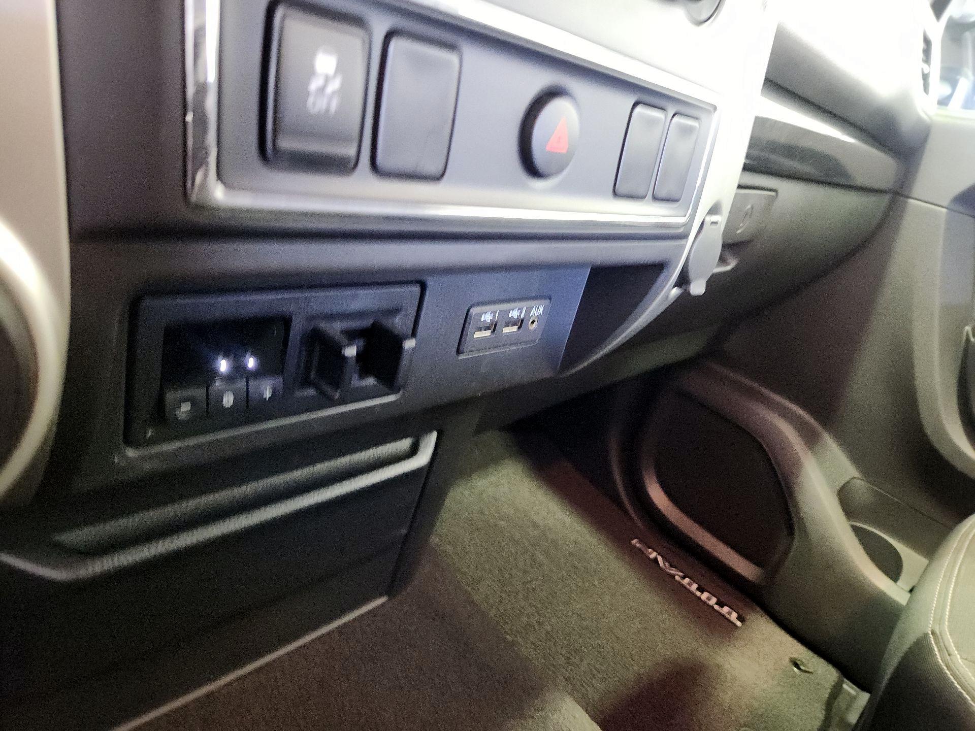Thumbnail: 2019 Nissan Titan - 18