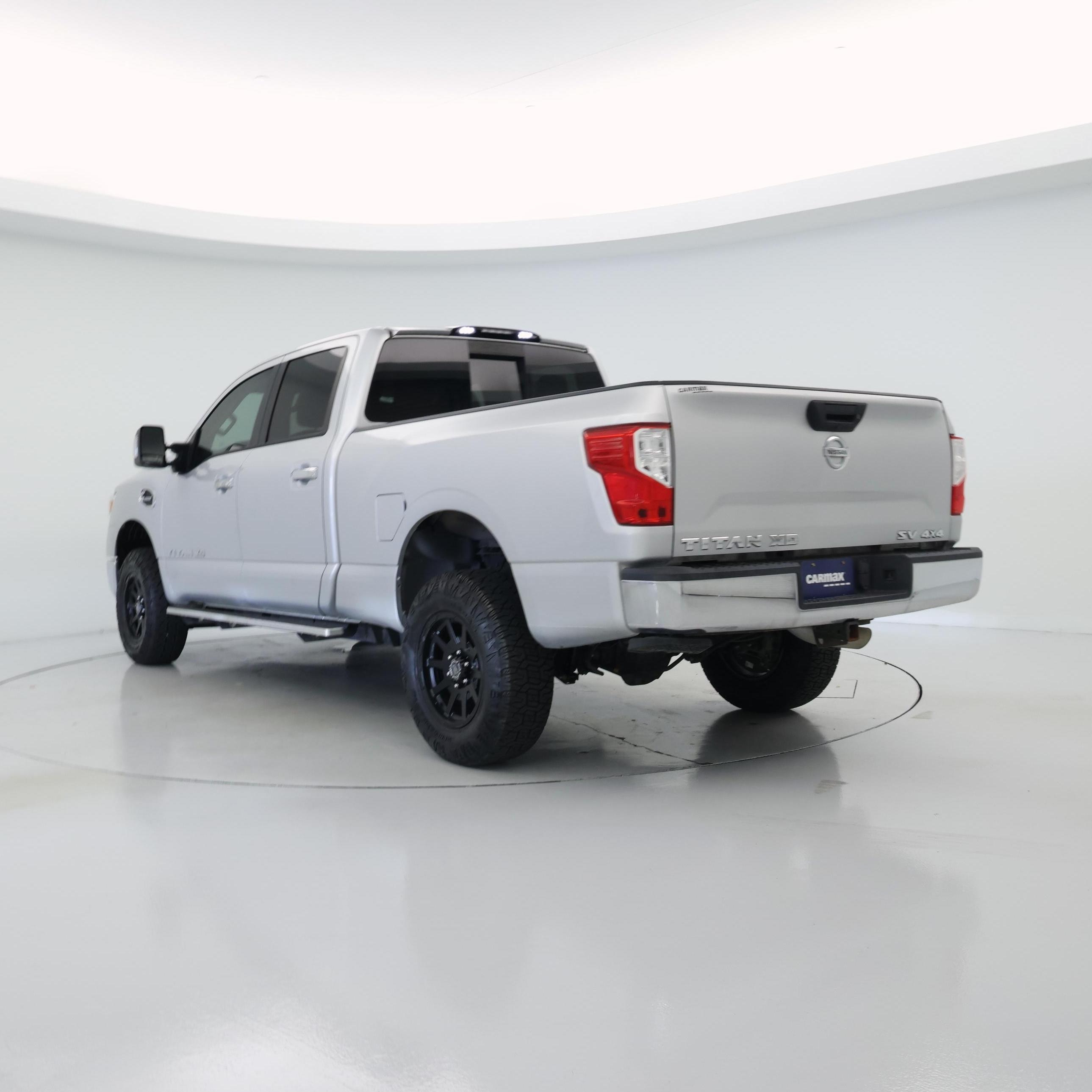 Thumbnail: 2019 Nissan Titan - 2