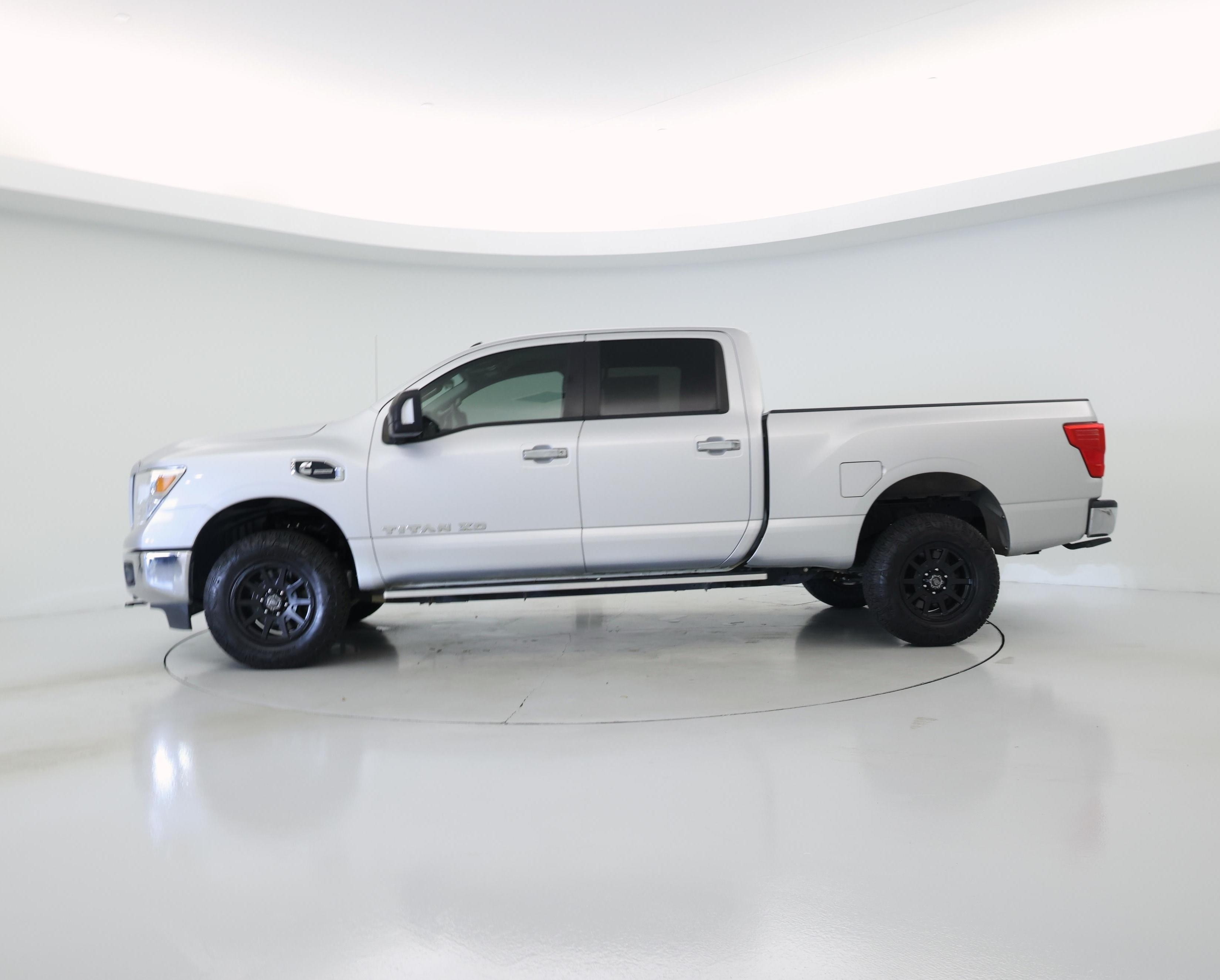 Thumbnail: 2019 Nissan Titan - 3
