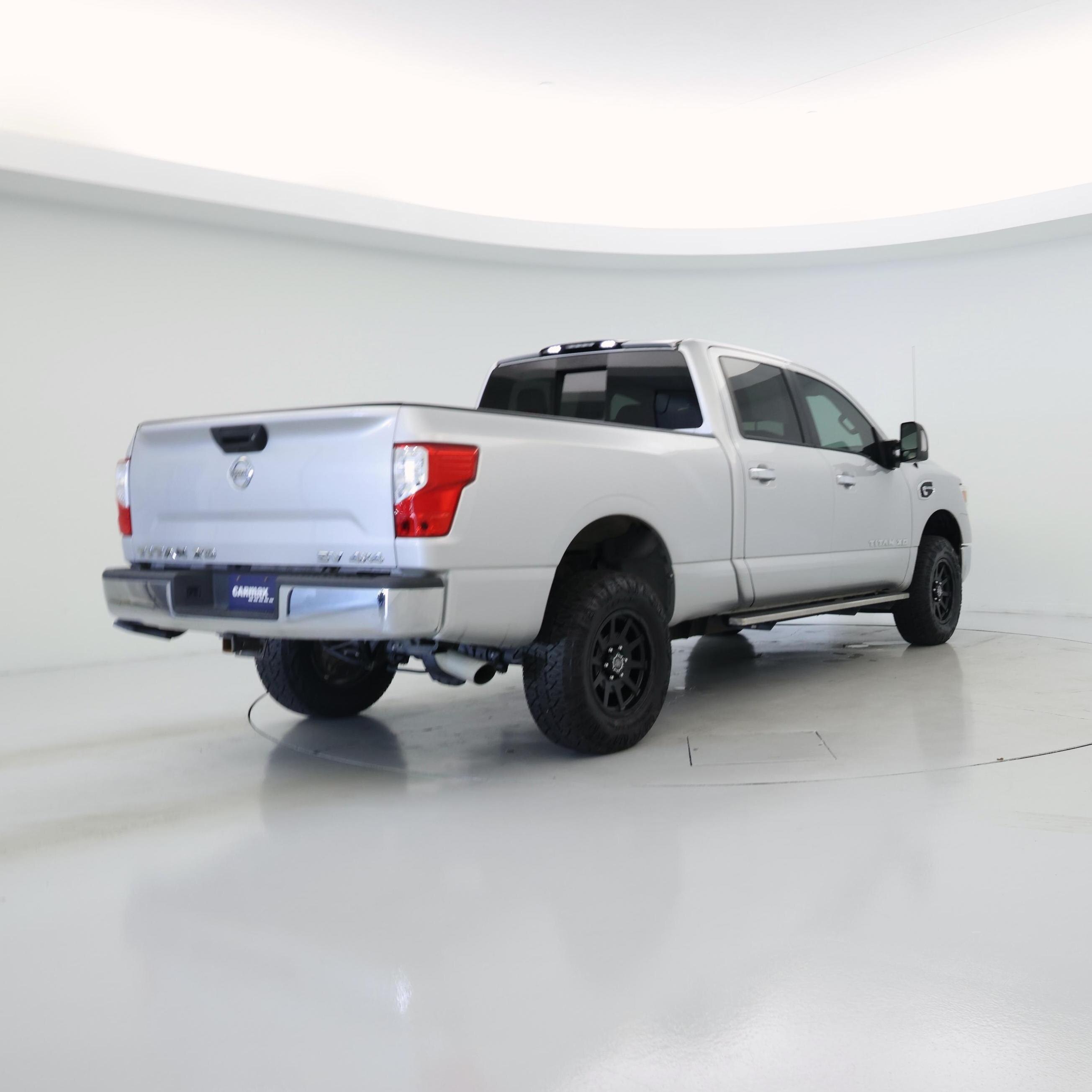 Thumbnail: 2019 Nissan Titan - 8