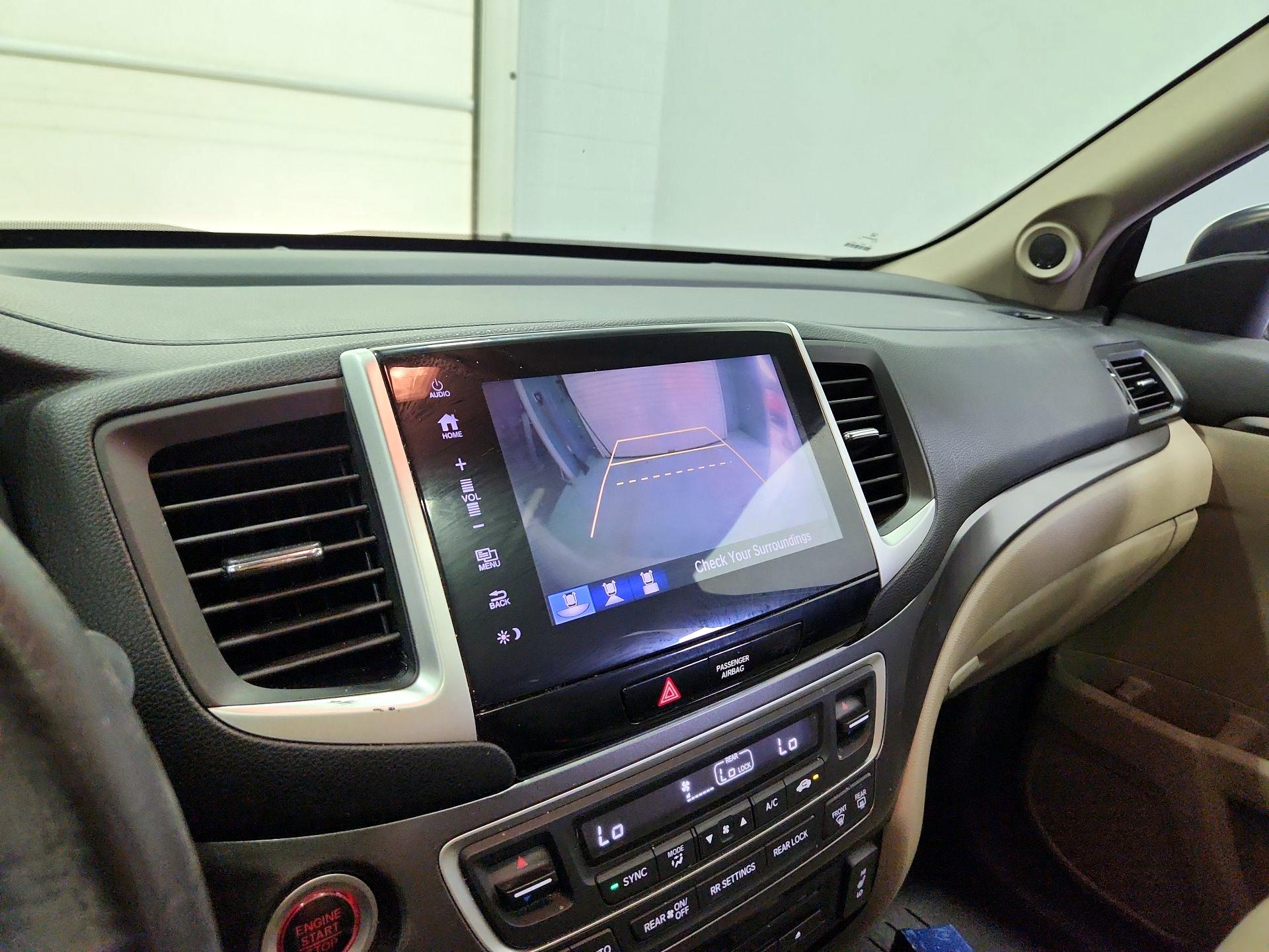 Thumbnail: 2018 Honda Pilot - 14