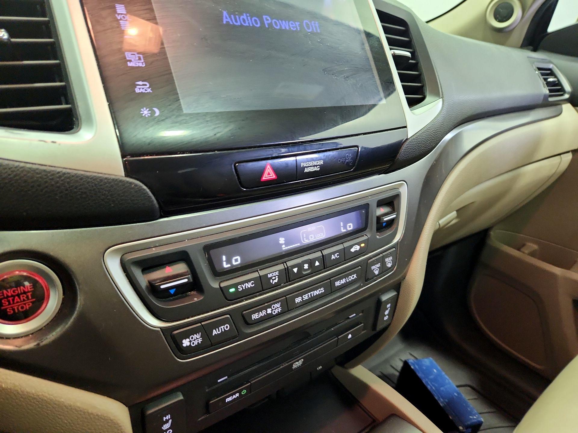 Thumbnail: 2018 Honda Pilot - 15
