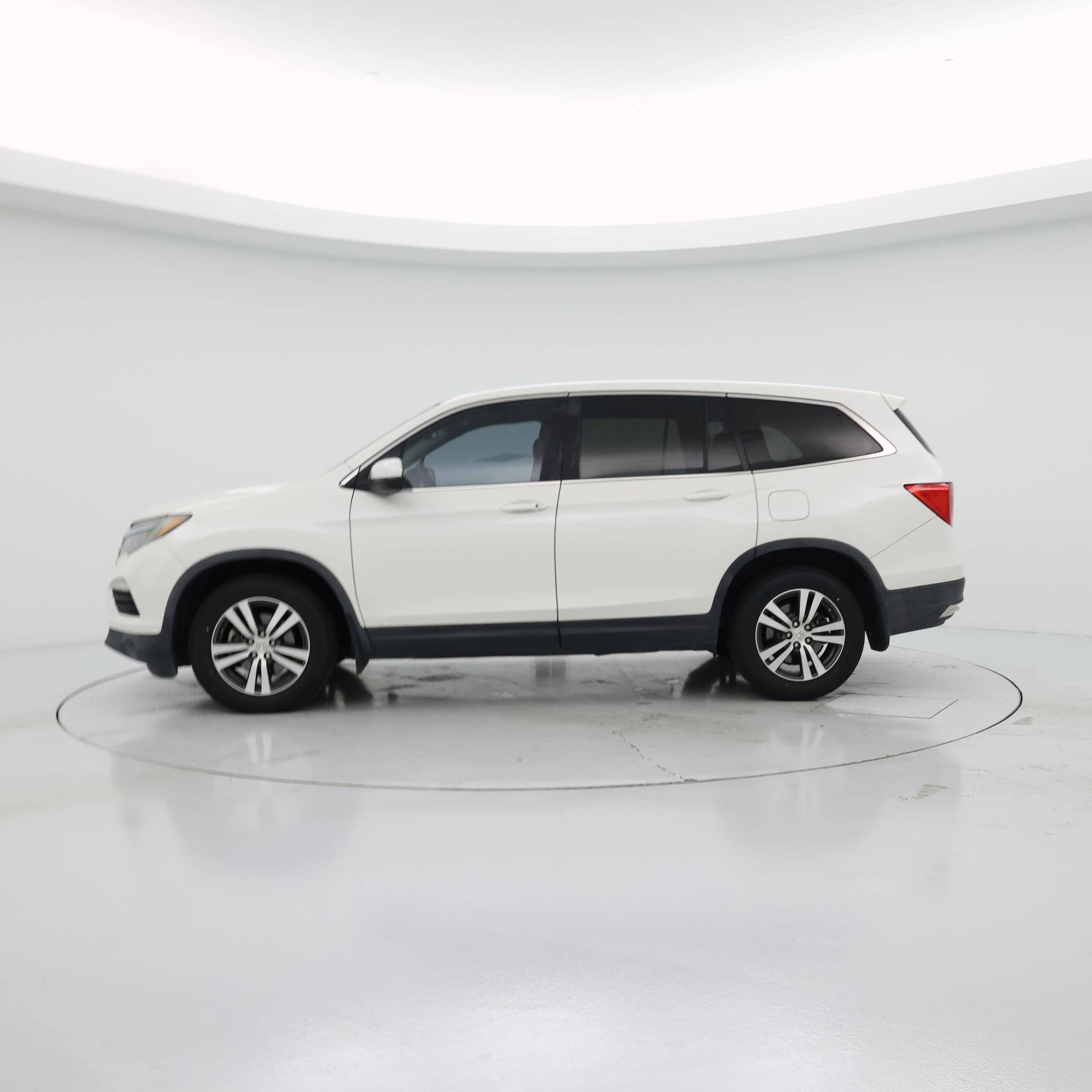 Thumbnail: 2018 Honda Pilot - 3