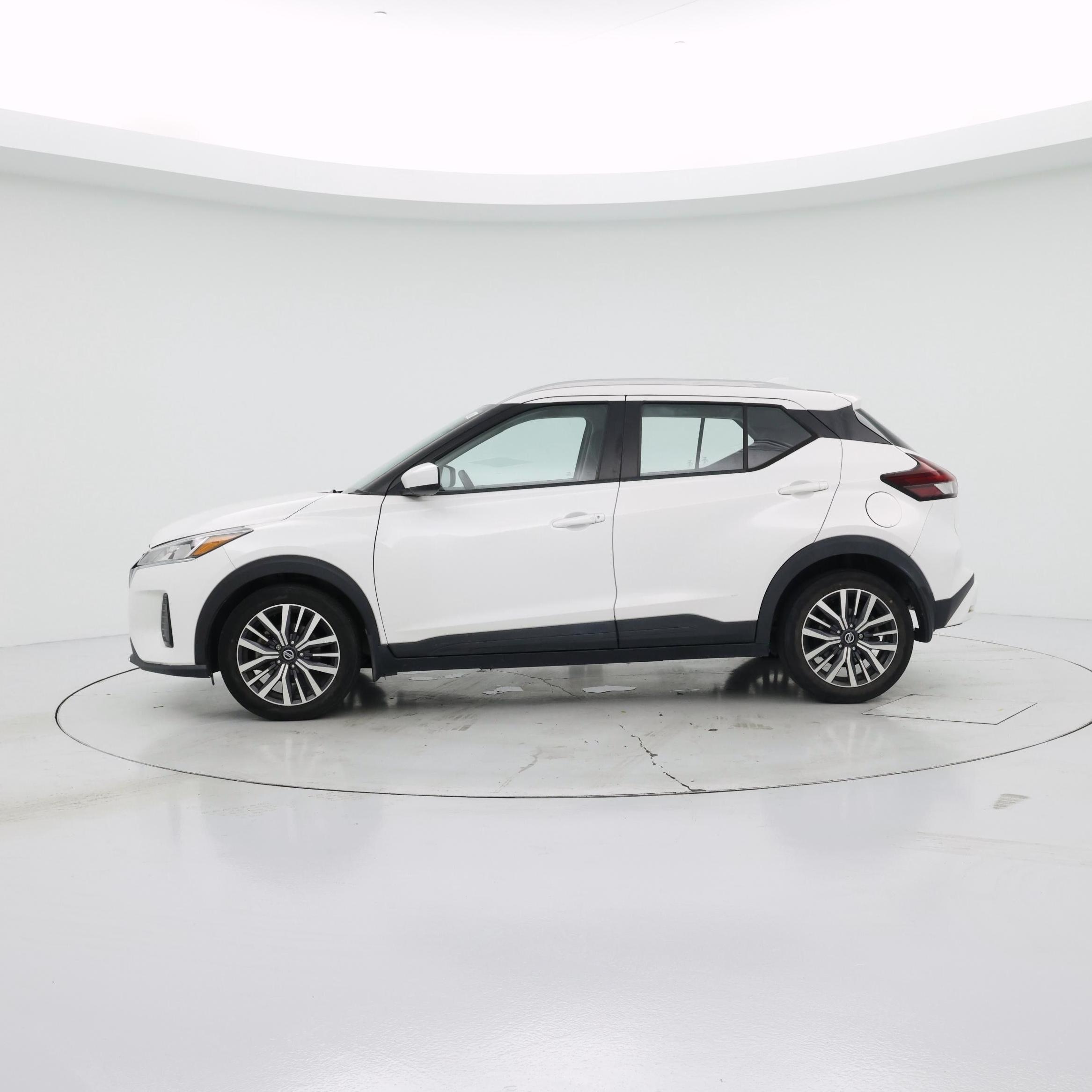 Thumbnail: 2021 Nissan Kicks - 3