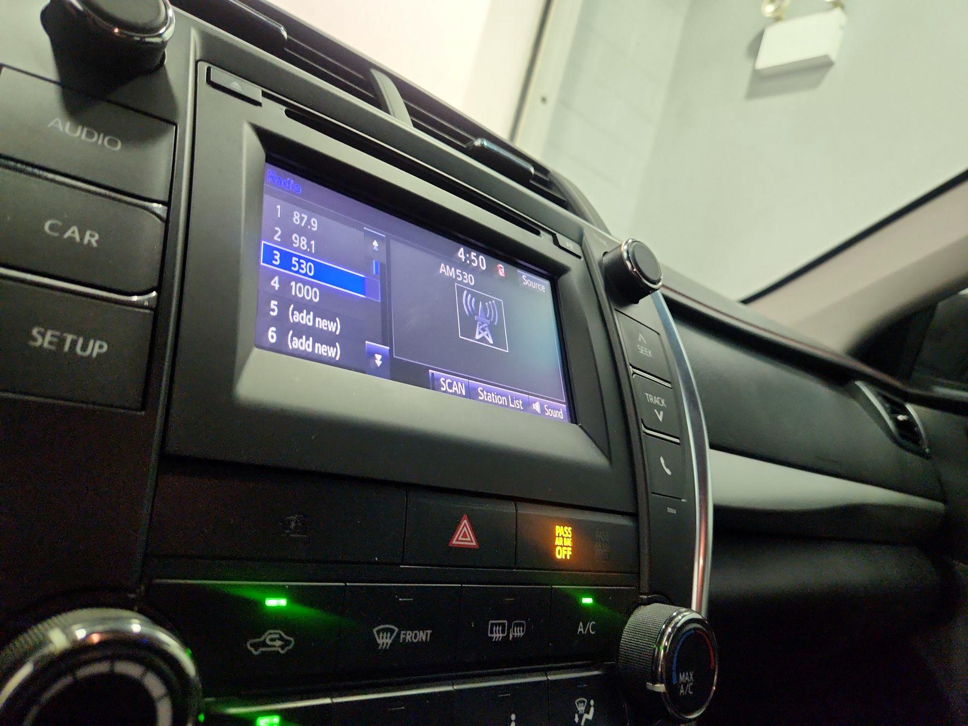 Thumbnail: 2017 Toyota Camry - 15