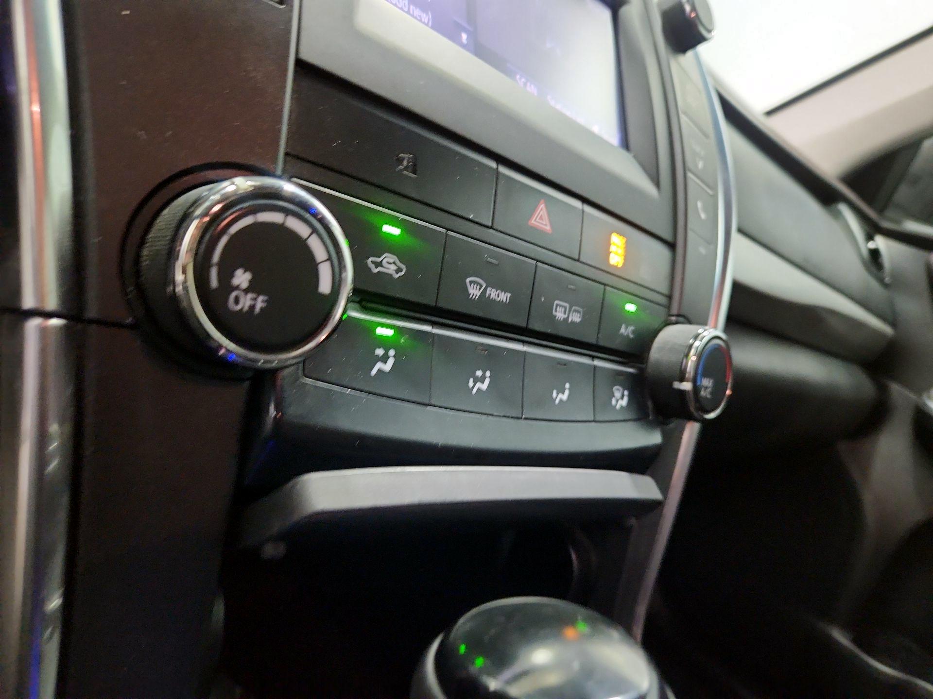 Thumbnail: 2017 Toyota Camry - 16