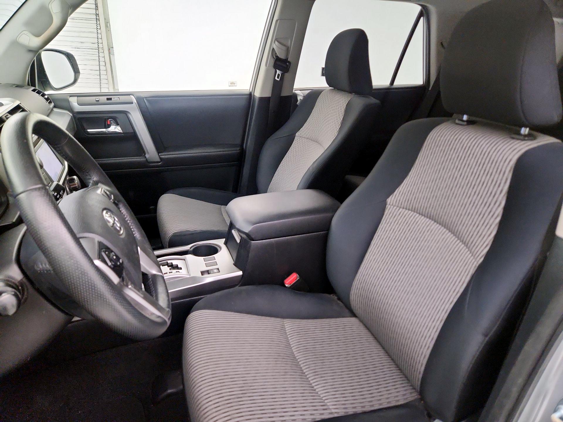 Thumbnail: 2015 Toyota 4Runner - 9