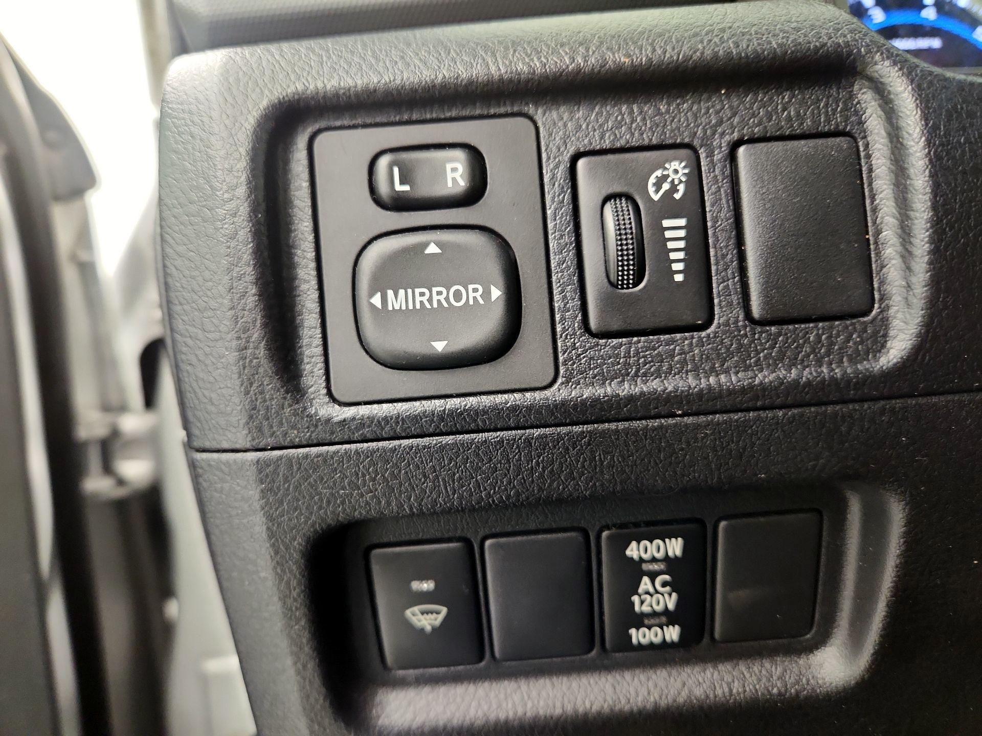 Thumbnail: 2015 Toyota 4Runner - 11