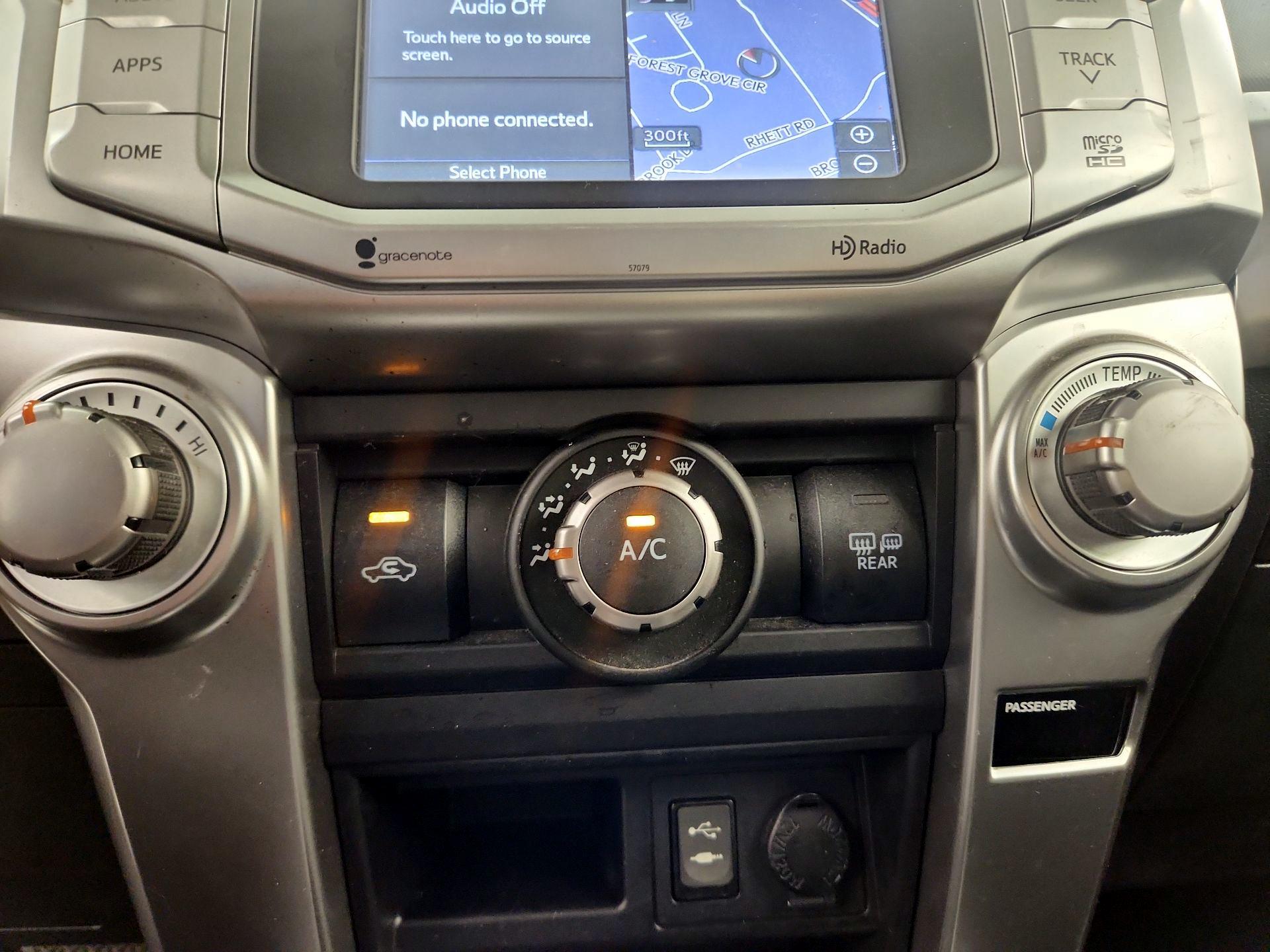 Thumbnail: 2015 Toyota 4Runner - 15