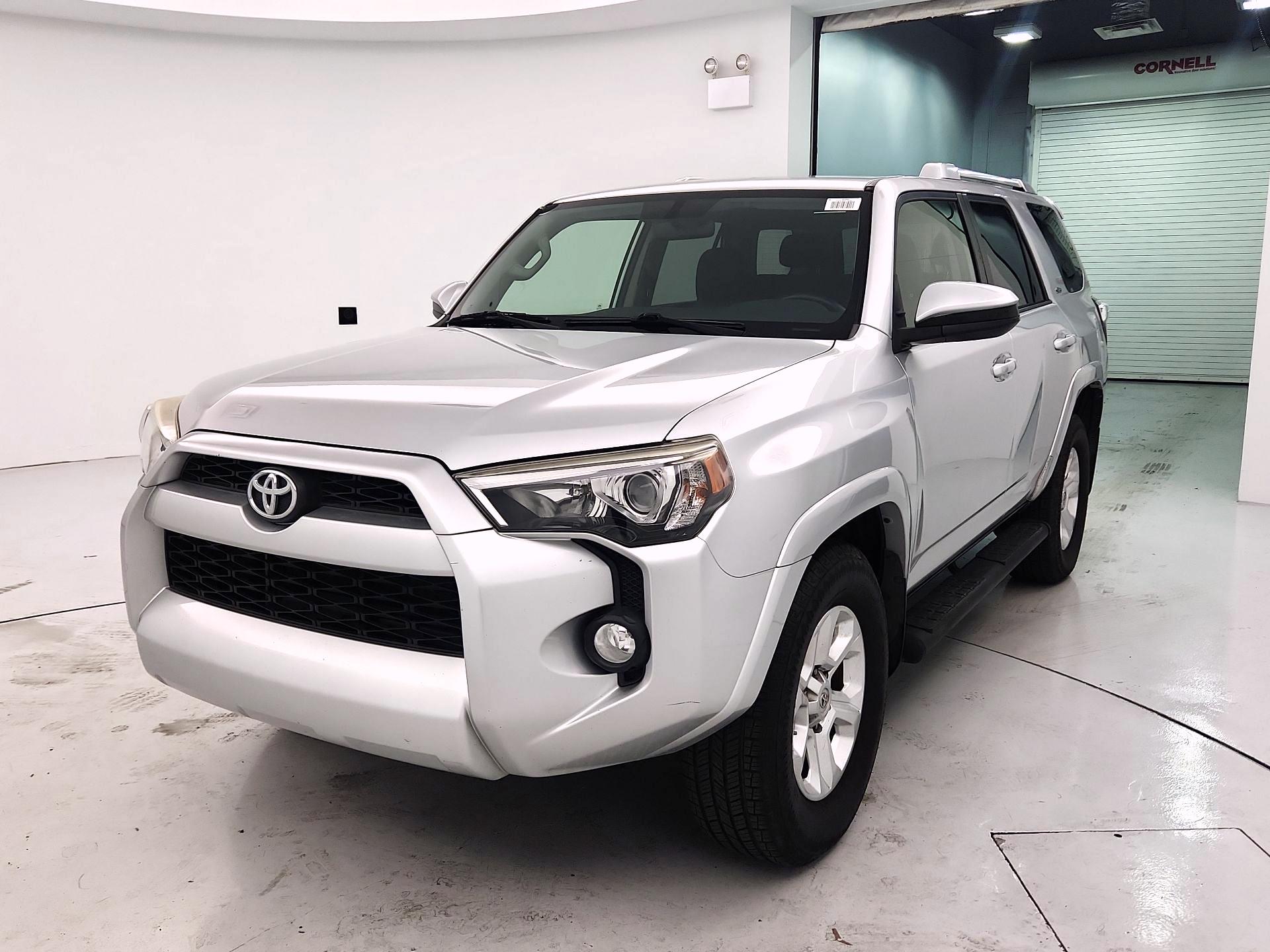 Thumbnail: 2015 Toyota 4Runner - 3
