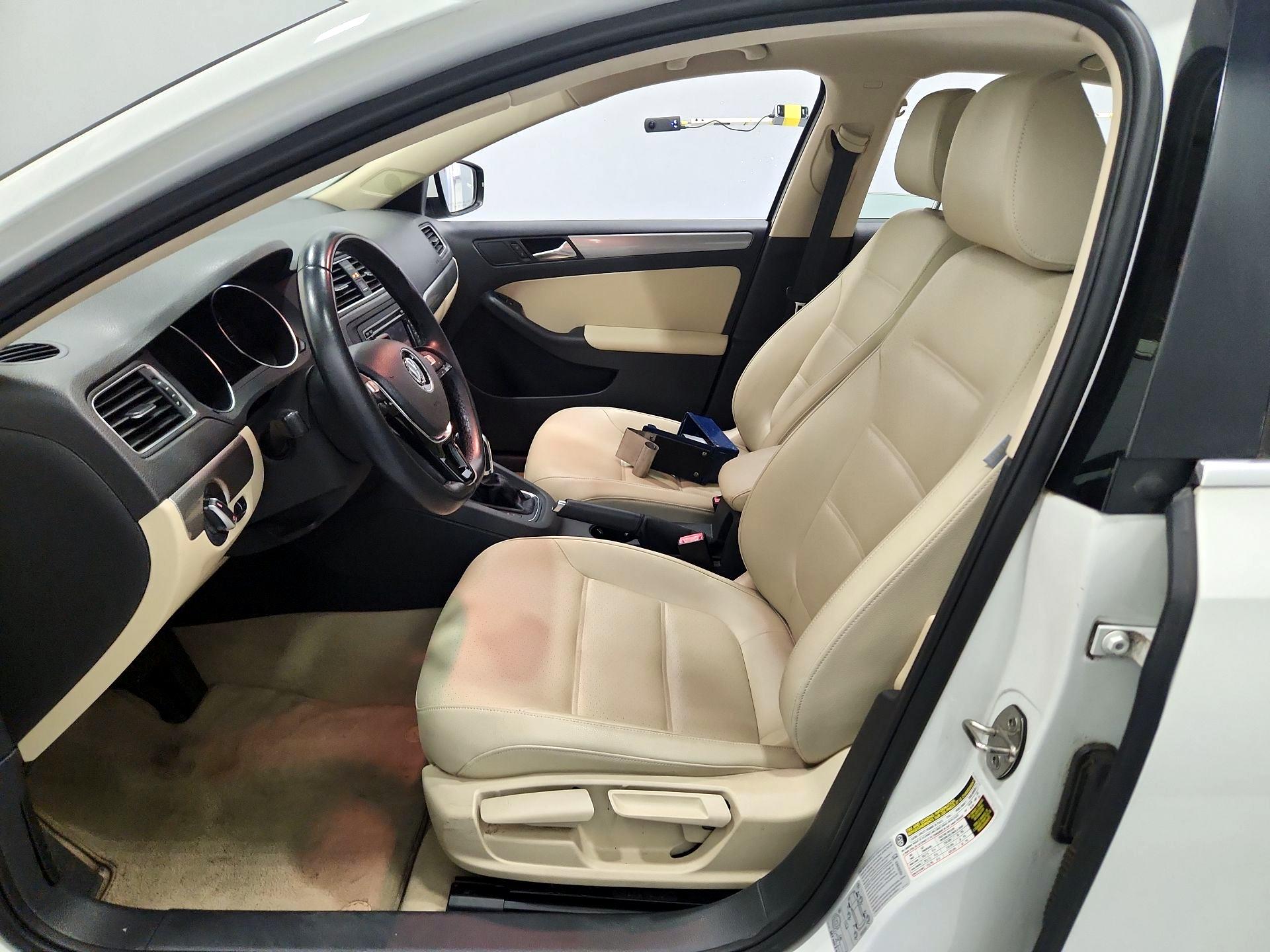 Thumbnail: 2015 Volkswagen Jetta - 11