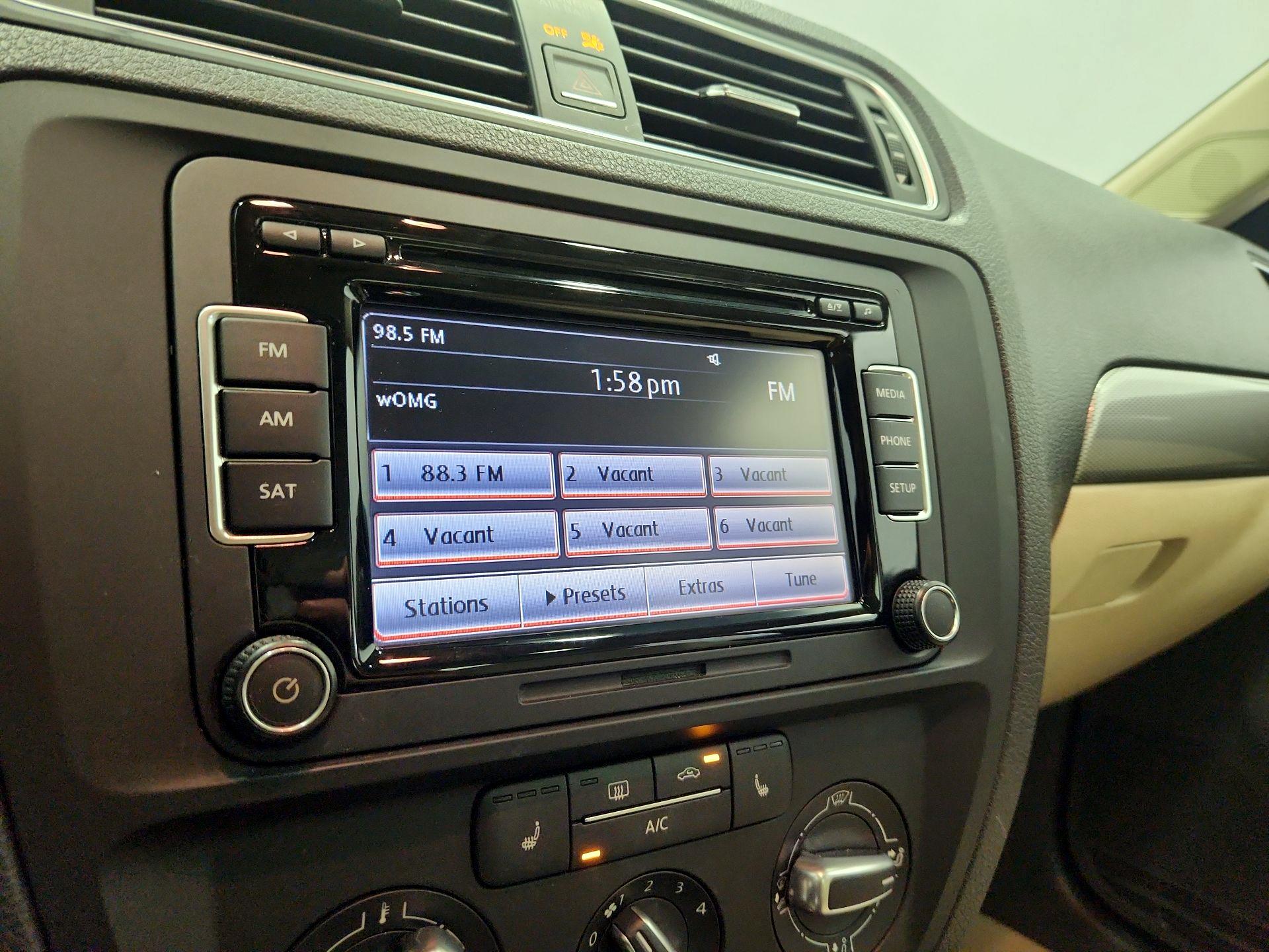 Thumbnail: 2015 Volkswagen Jetta - 15
