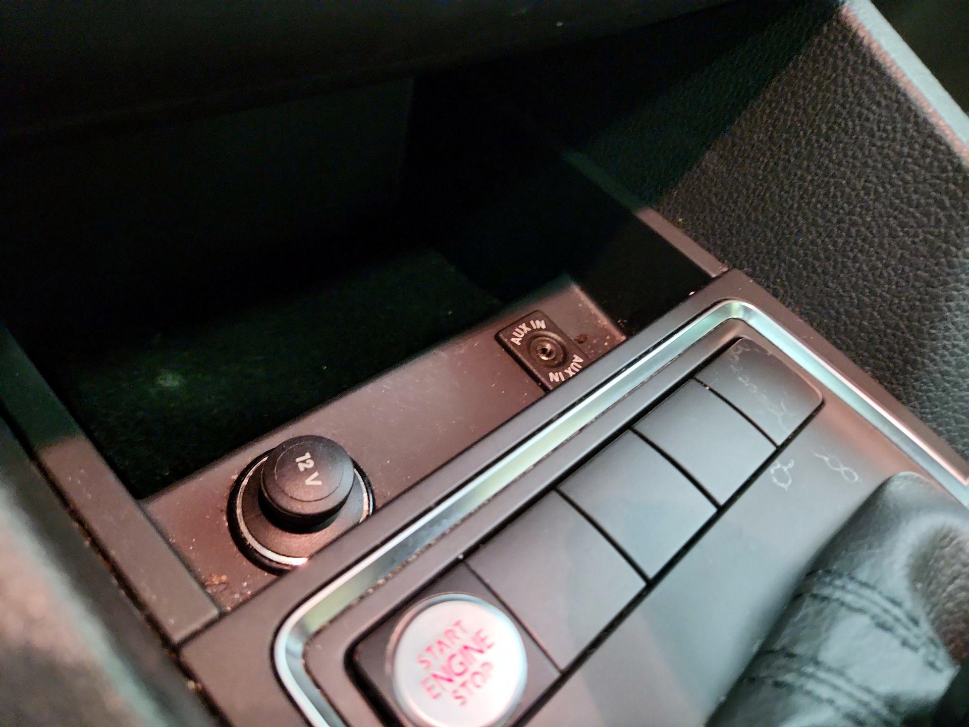 Thumbnail: 2015 Volkswagen Jetta - 18