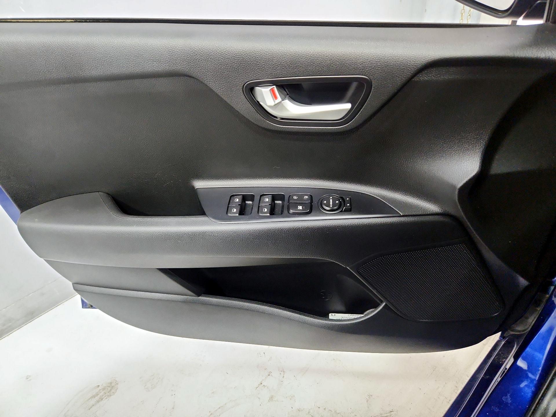 Thumbnail: 2020 Kia Rio5 - 12