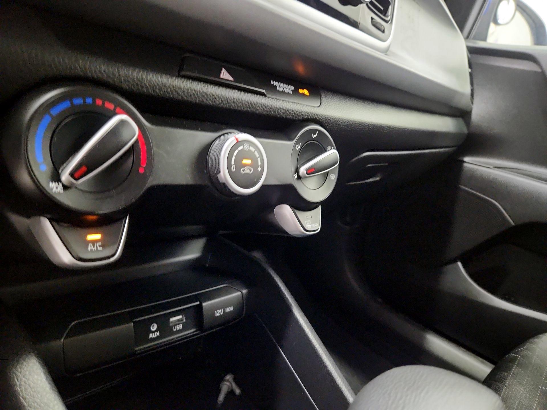 Thumbnail: 2020 Kia Rio5 - 16