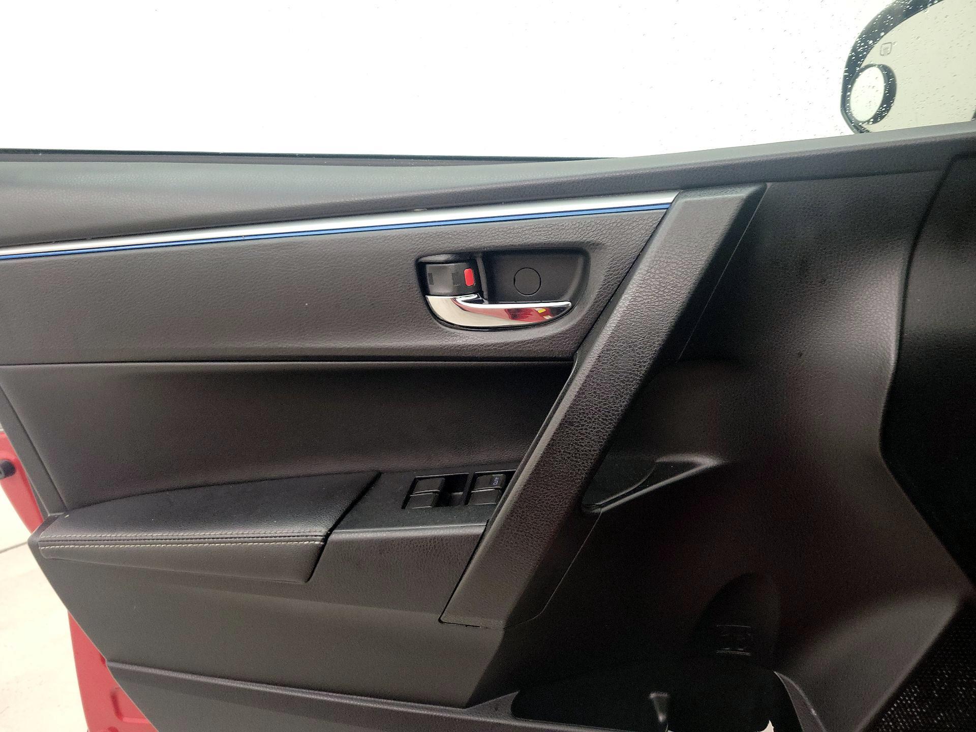 Thumbnail: 2014 Toyota Corolla - 12