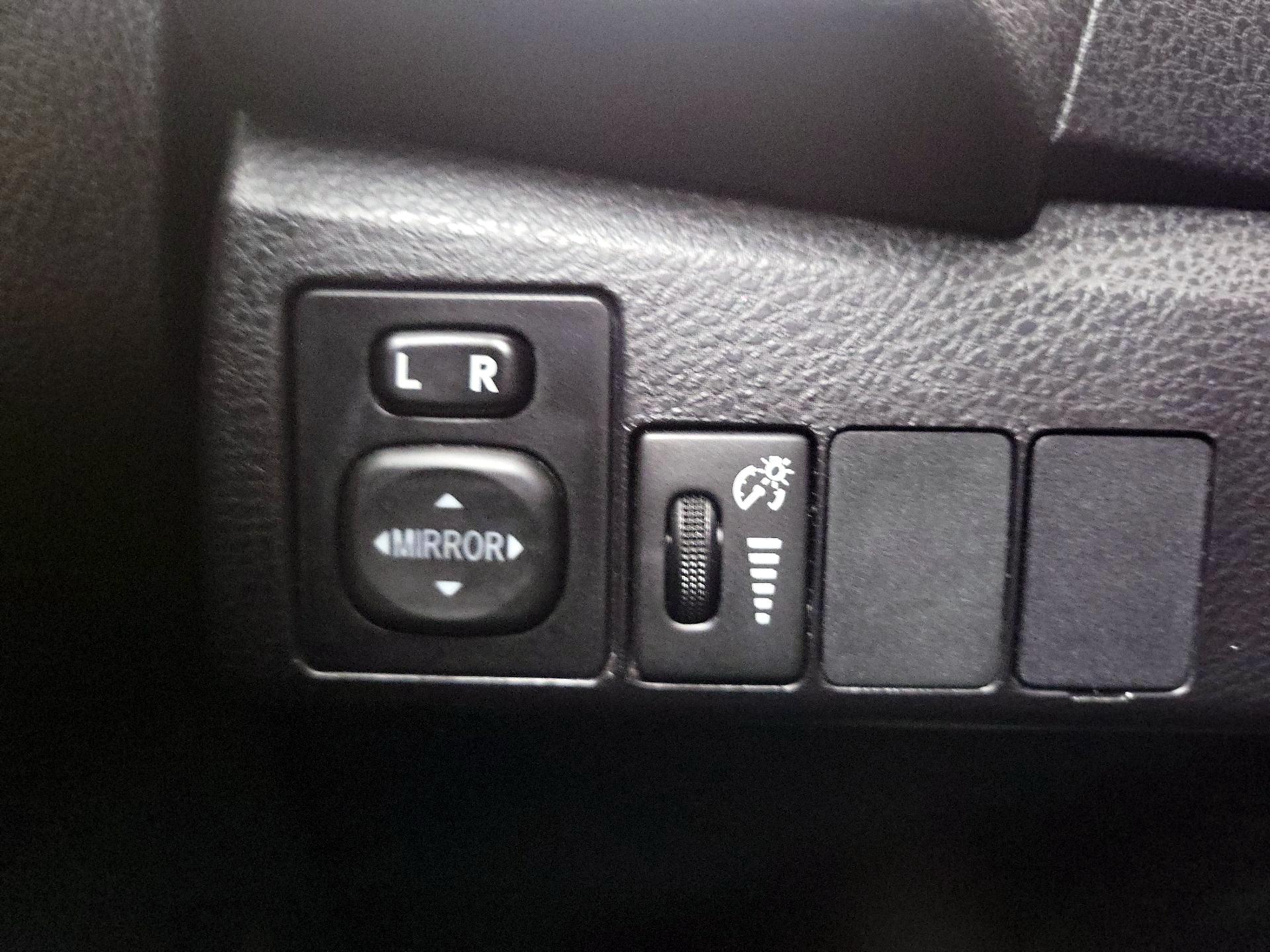 Thumbnail: 2014 Toyota Corolla - 13