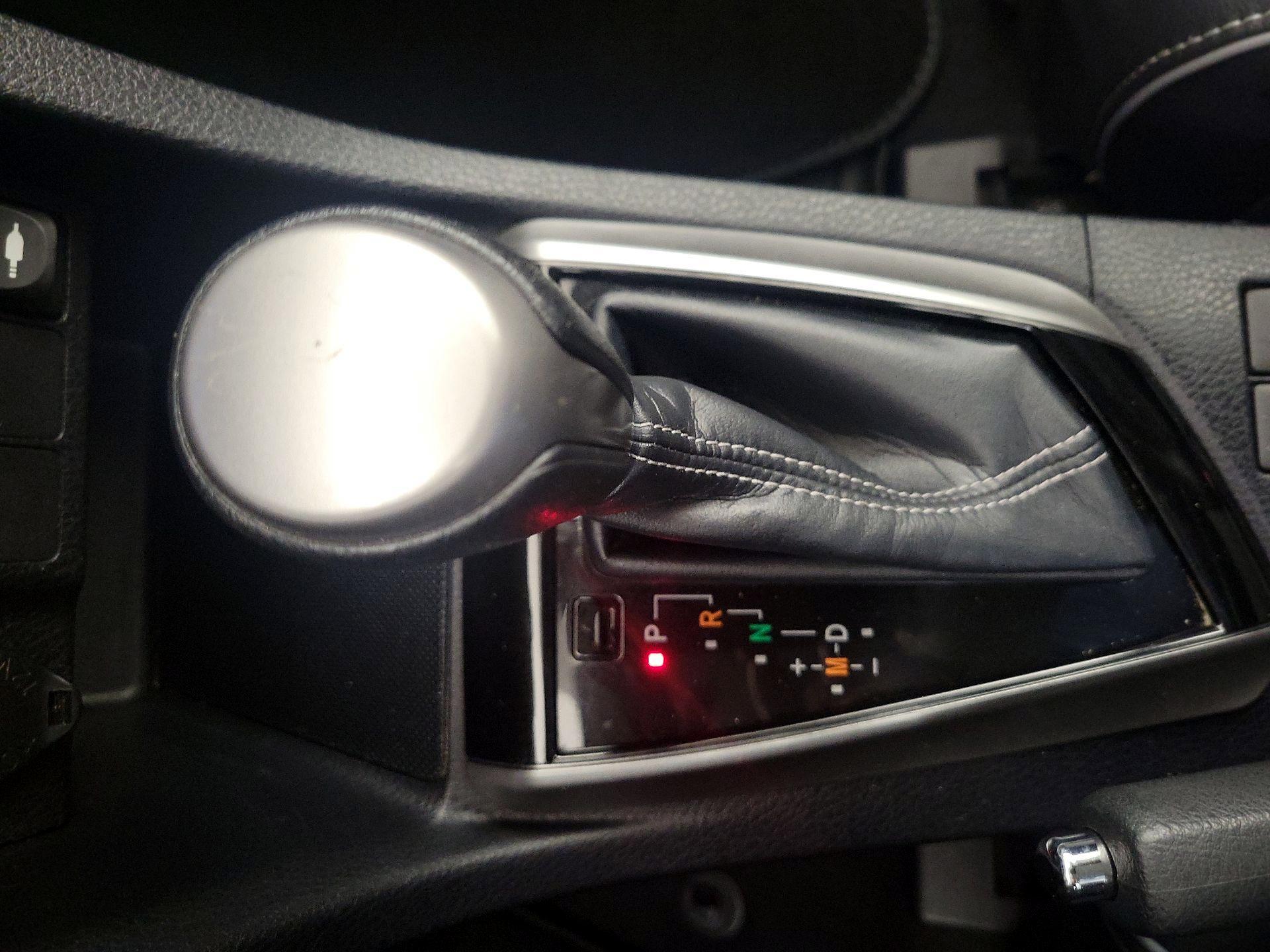 Thumbnail: 2014 Toyota Corolla - 17