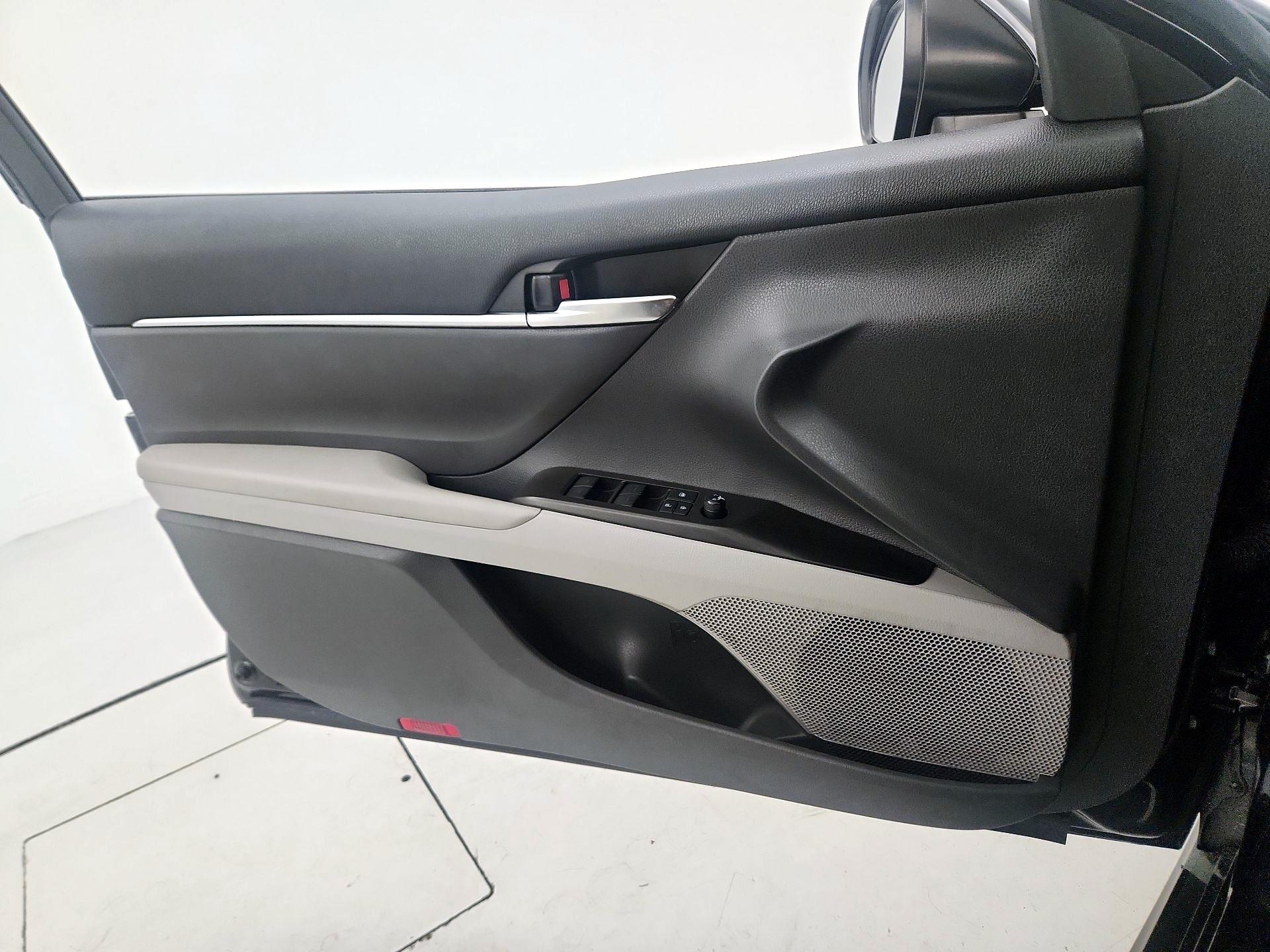Thumbnail: 2021 Toyota Camry - 12