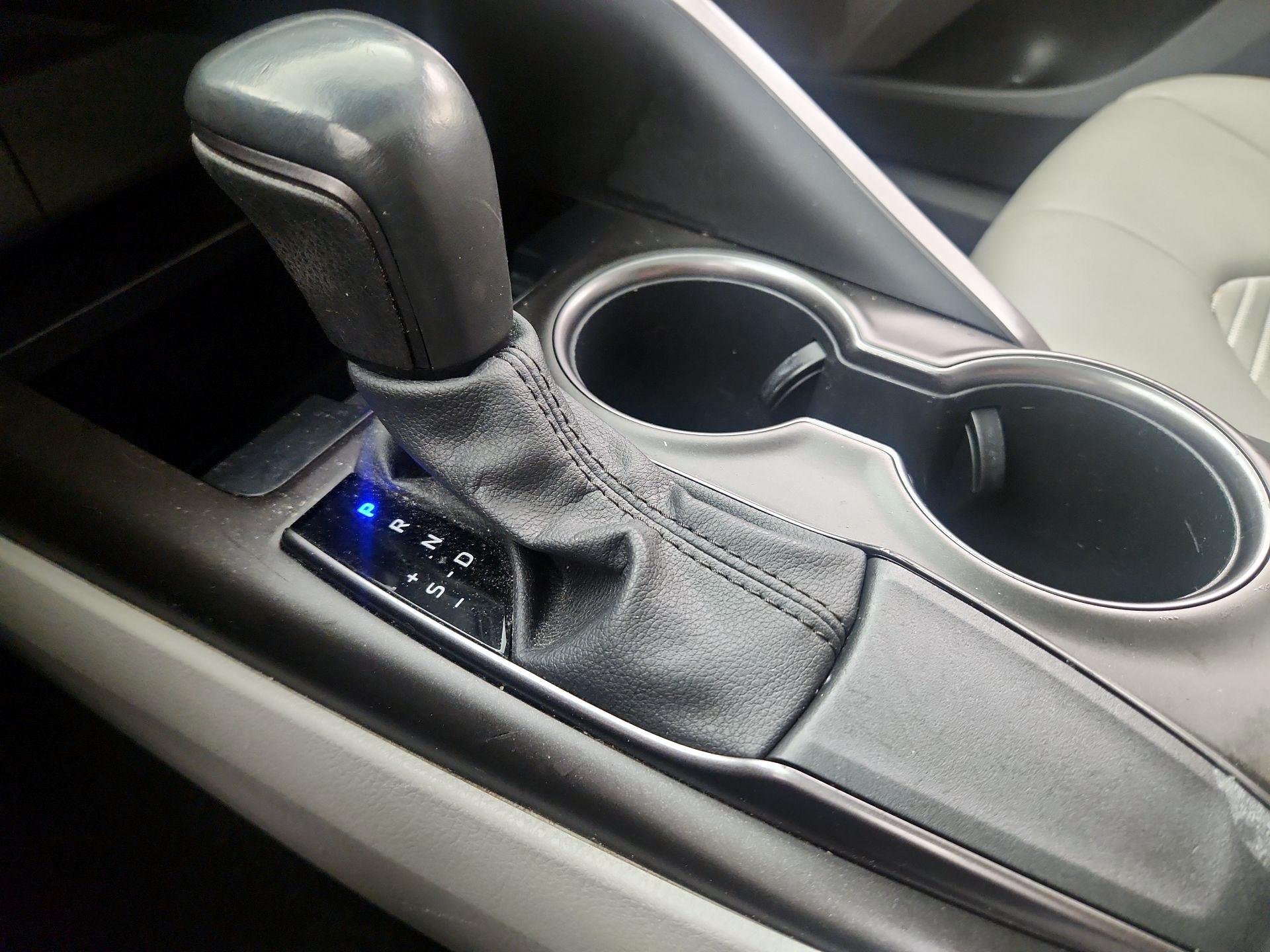 Thumbnail: 2021 Toyota Camry - 17