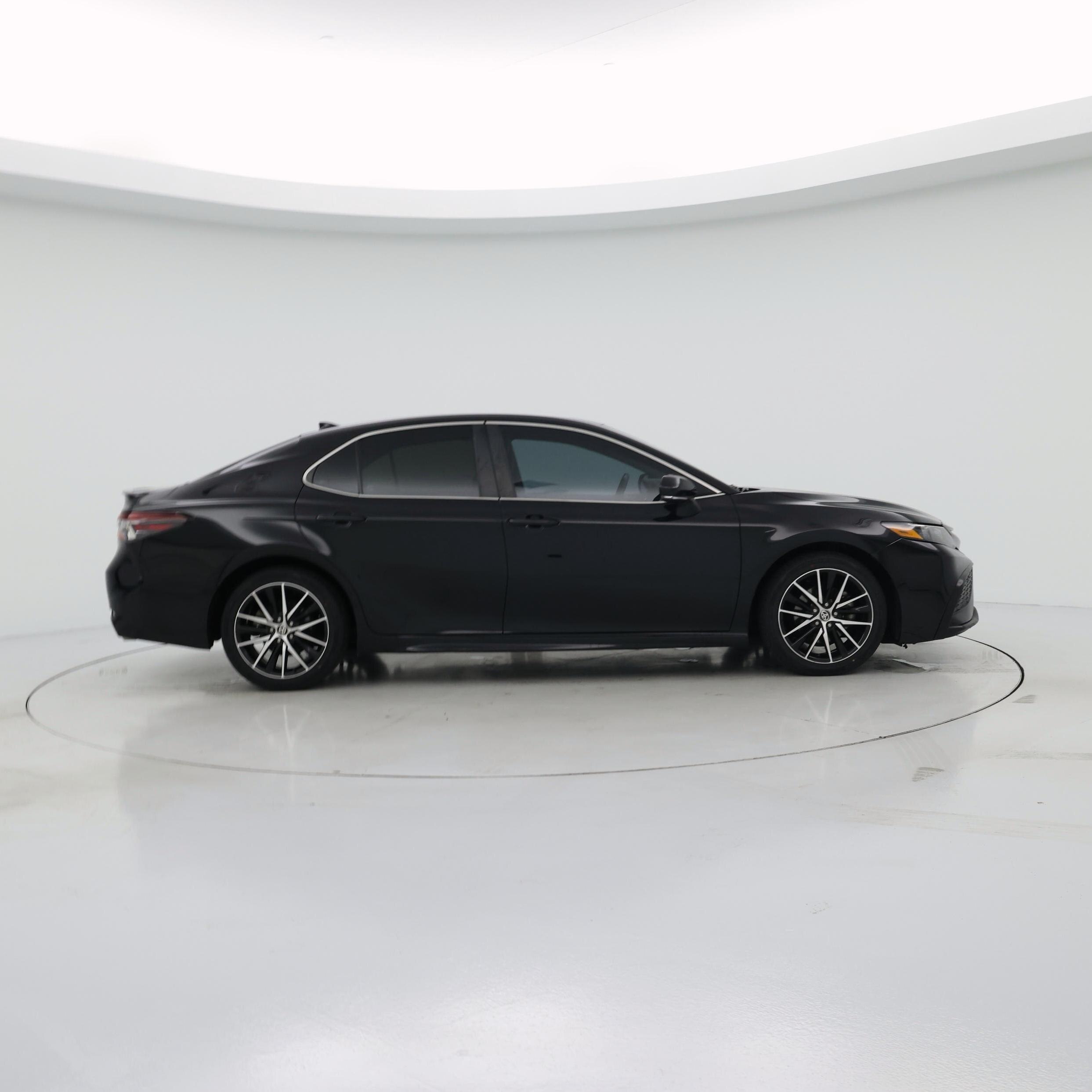 Thumbnail: 2021 Toyota Camry - 7
