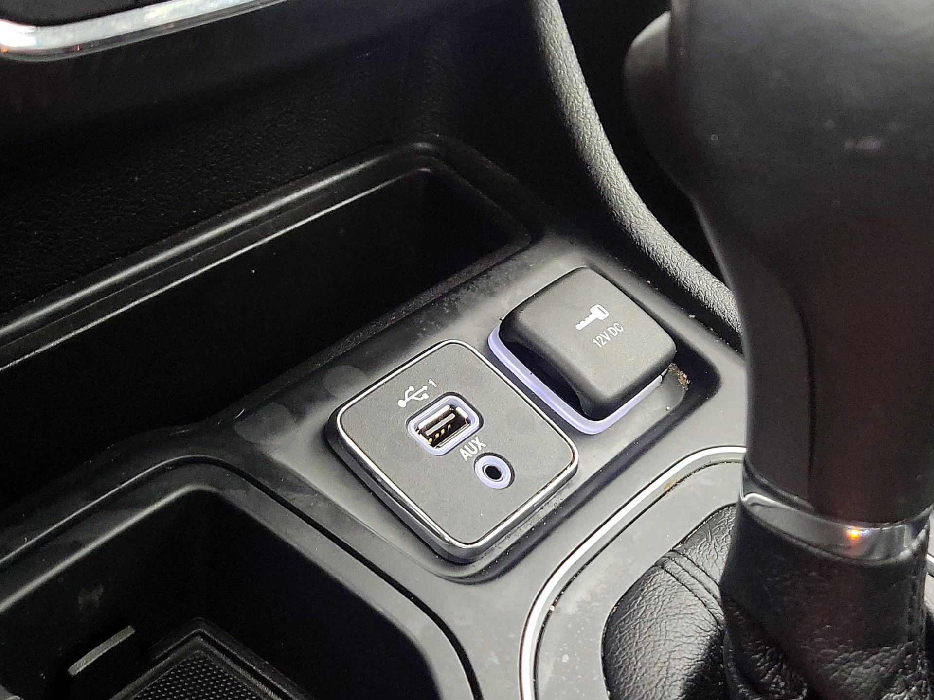 Thumbnail: 2021 Jeep Cherokee - 18
