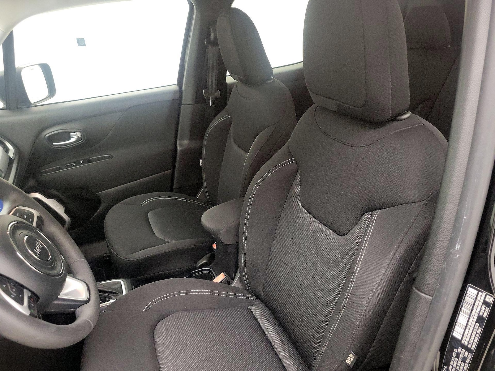 2020 Jeep Renegade Jeepster - Photo 12