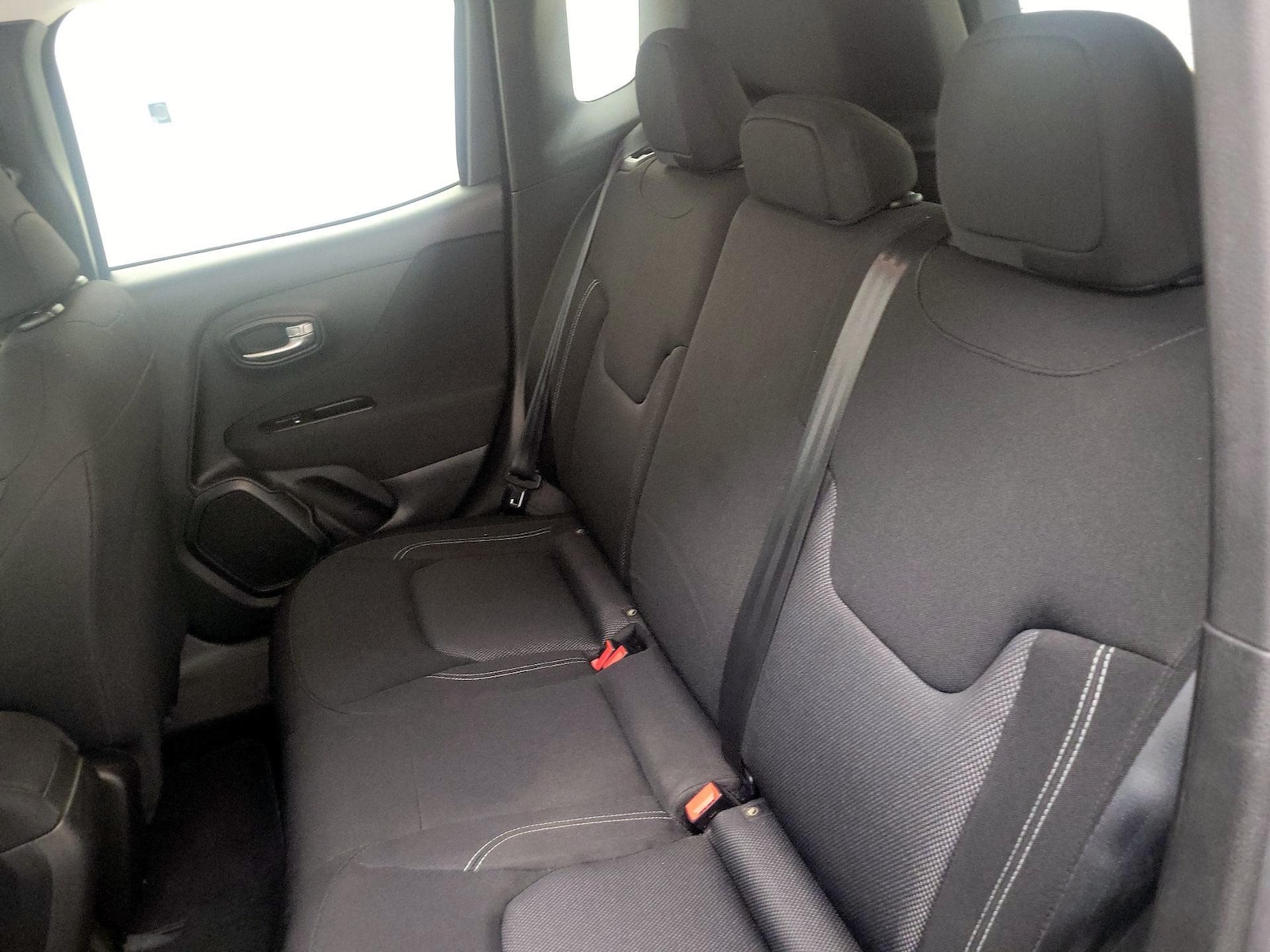 2020 Jeep Renegade Jeepster - Photo 20
