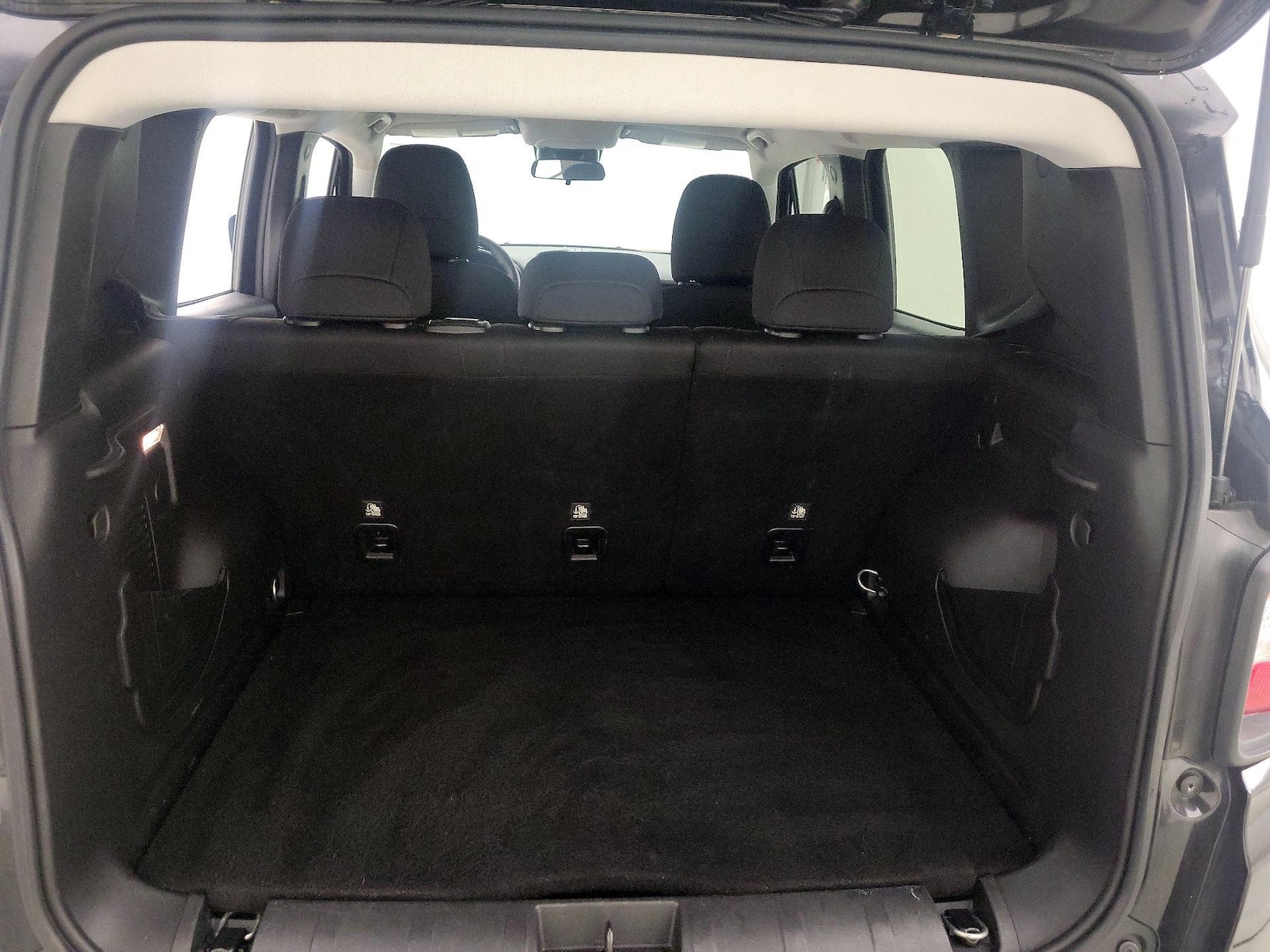 2020 Jeep Renegade Jeepster - Photo 21