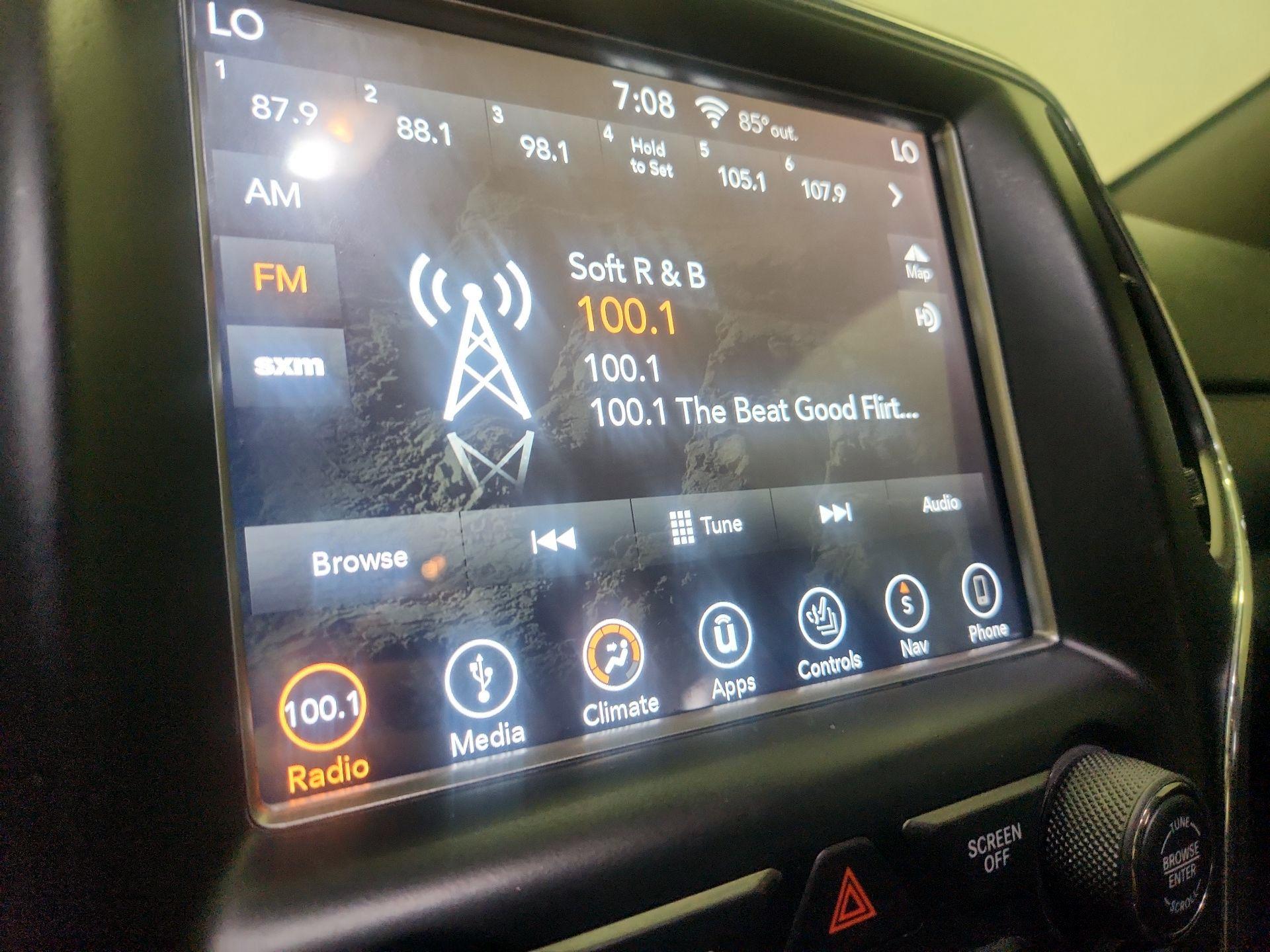 Thumbnail: 2018 Jeep Grand Cherokee - 15