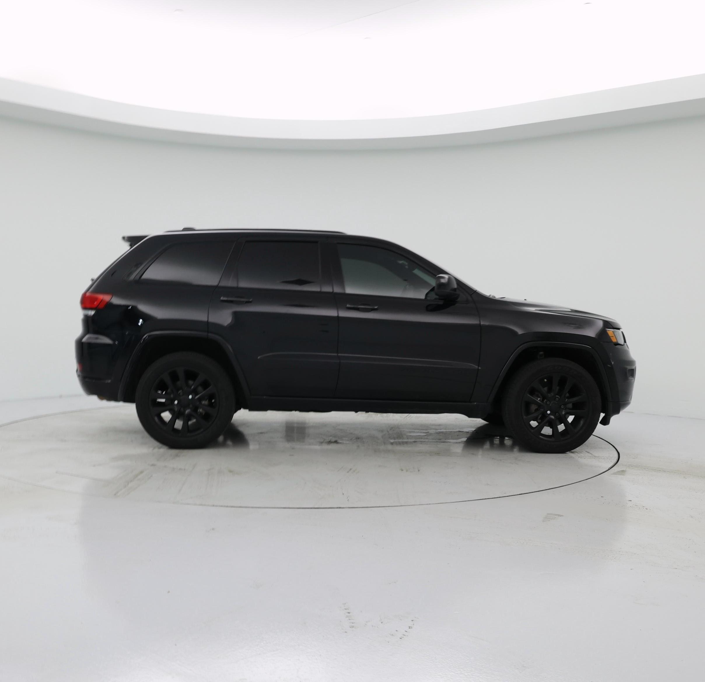 Thumbnail: 2018 Jeep Grand Cherokee - 7