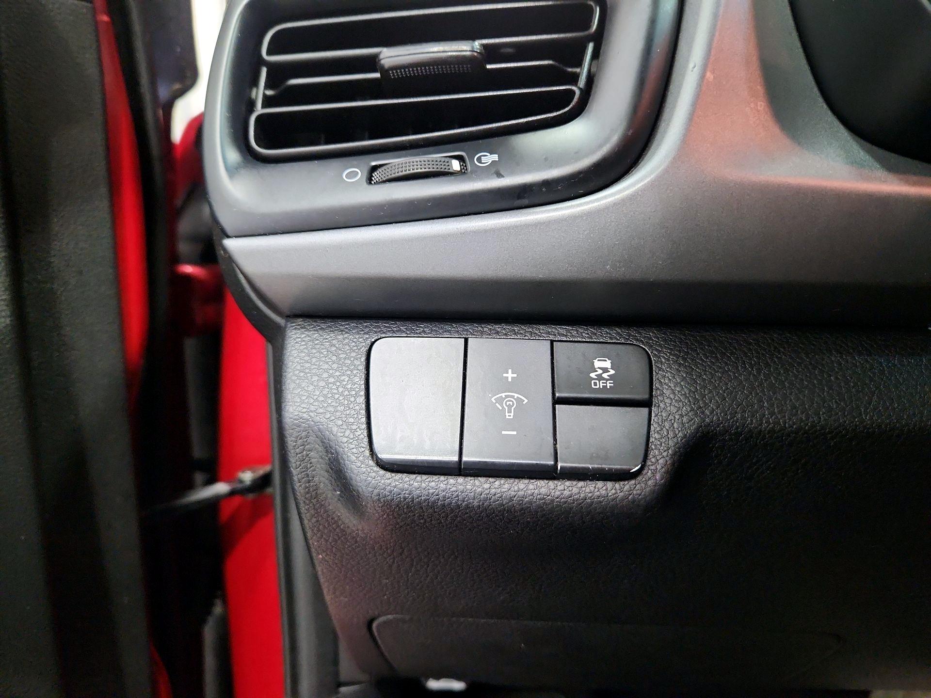 Thumbnail: 2019 Kia Rio5 - 13
