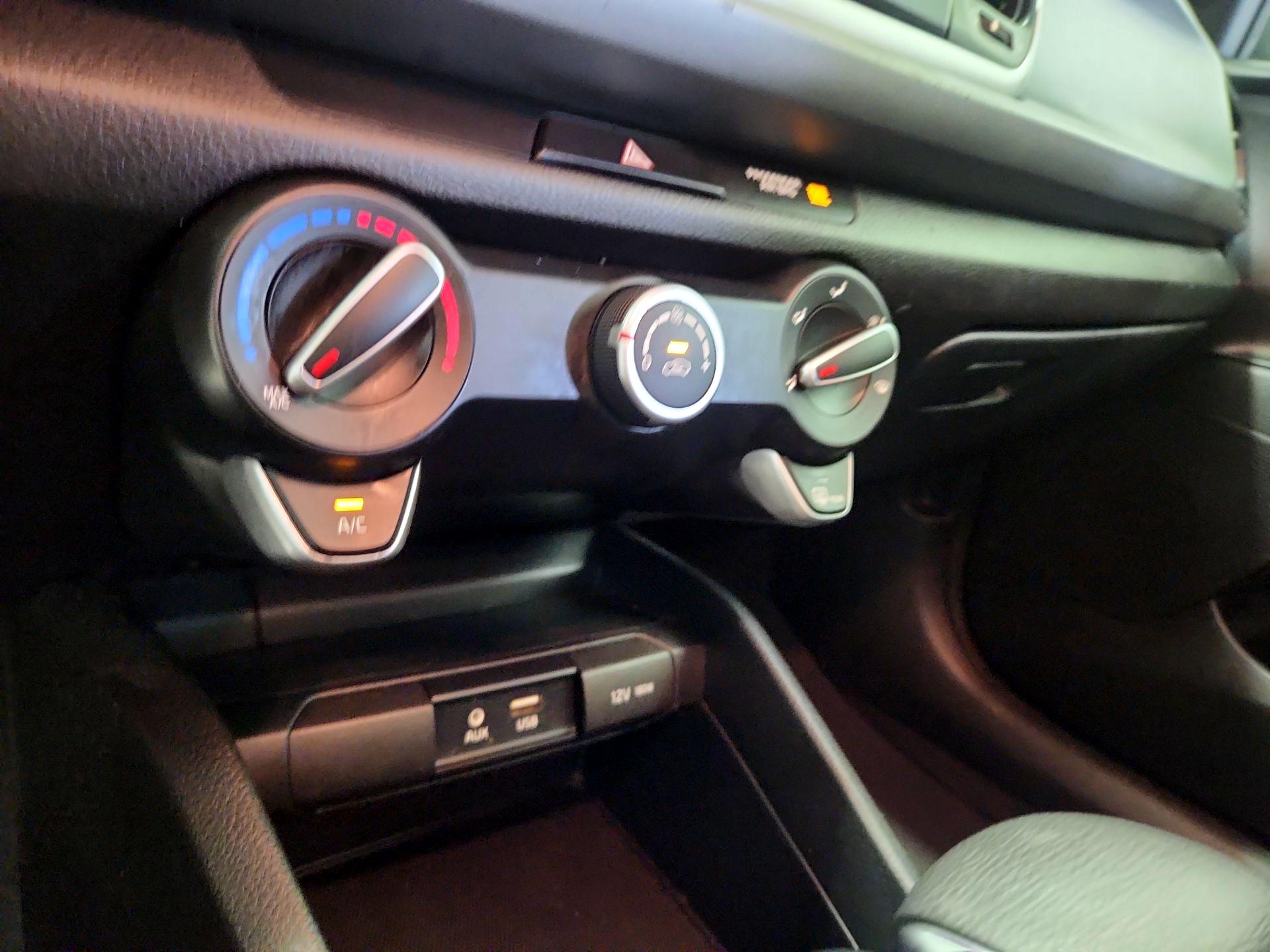 Thumbnail: 2019 Kia Rio5 - 16