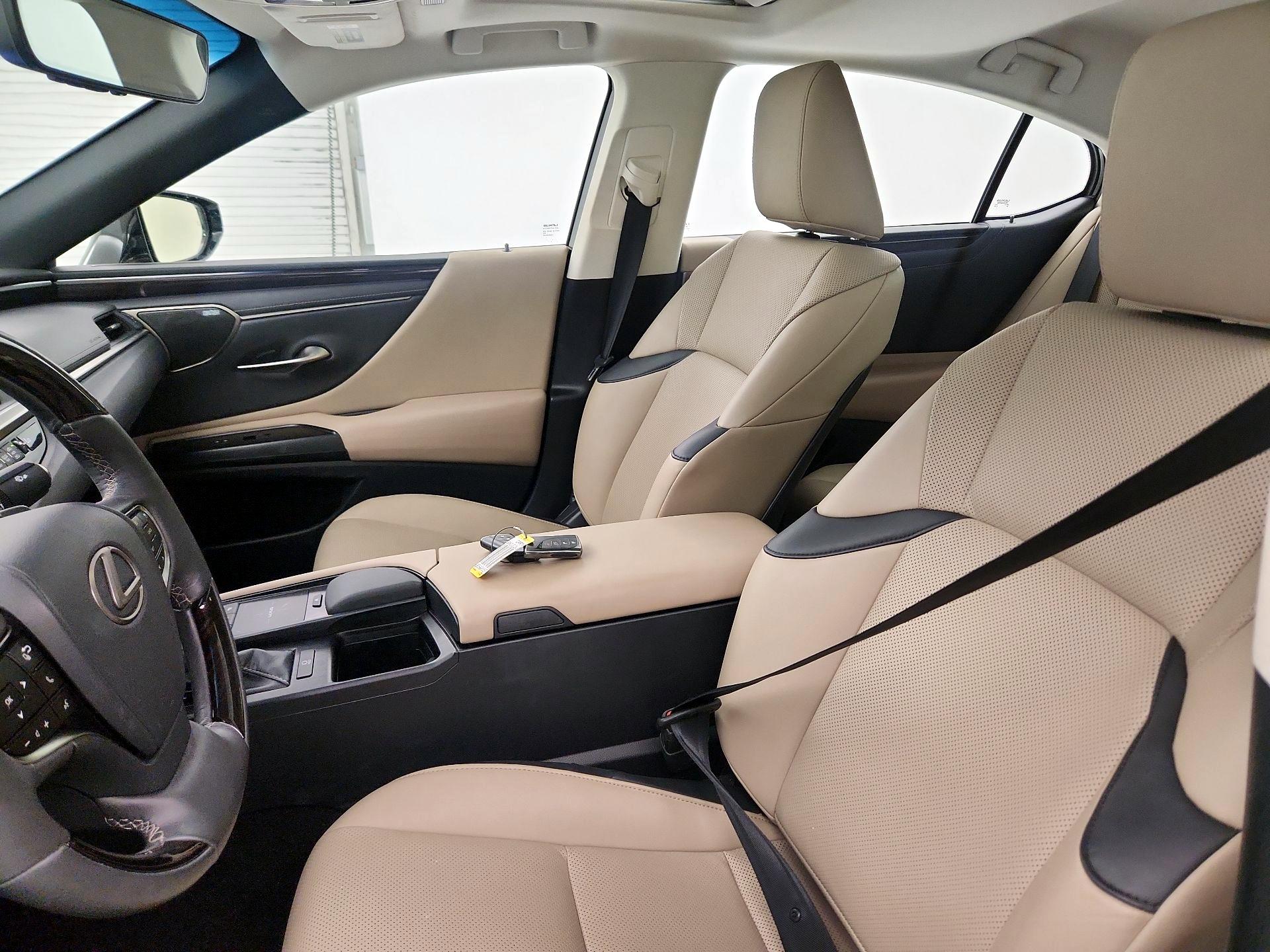 Thumbnail: 2019 Lexus ES - 9