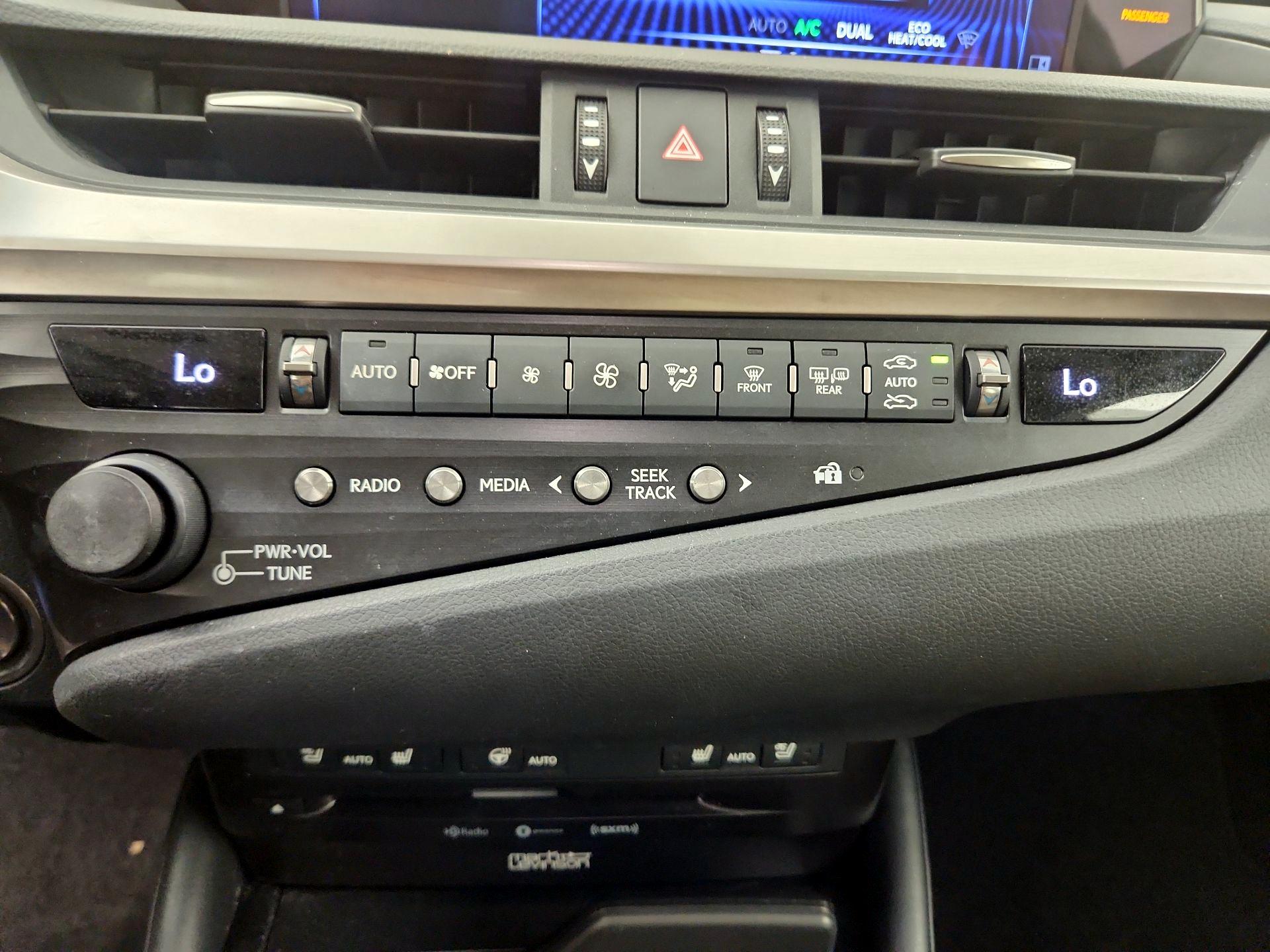 Thumbnail: 2019 Lexus ES - 15