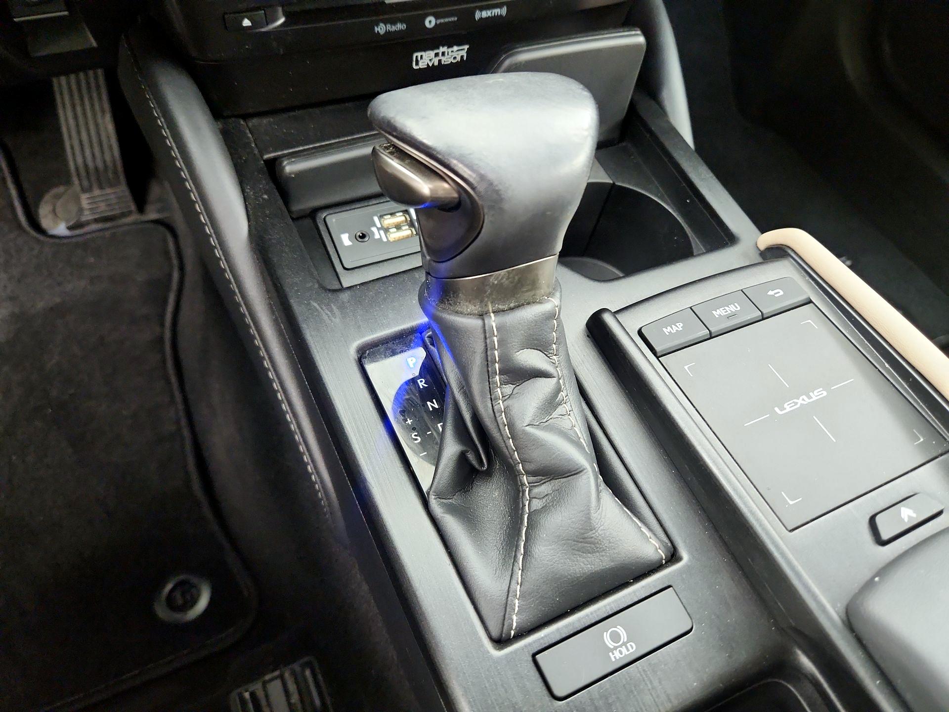 Thumbnail: 2019 Lexus ES - 16