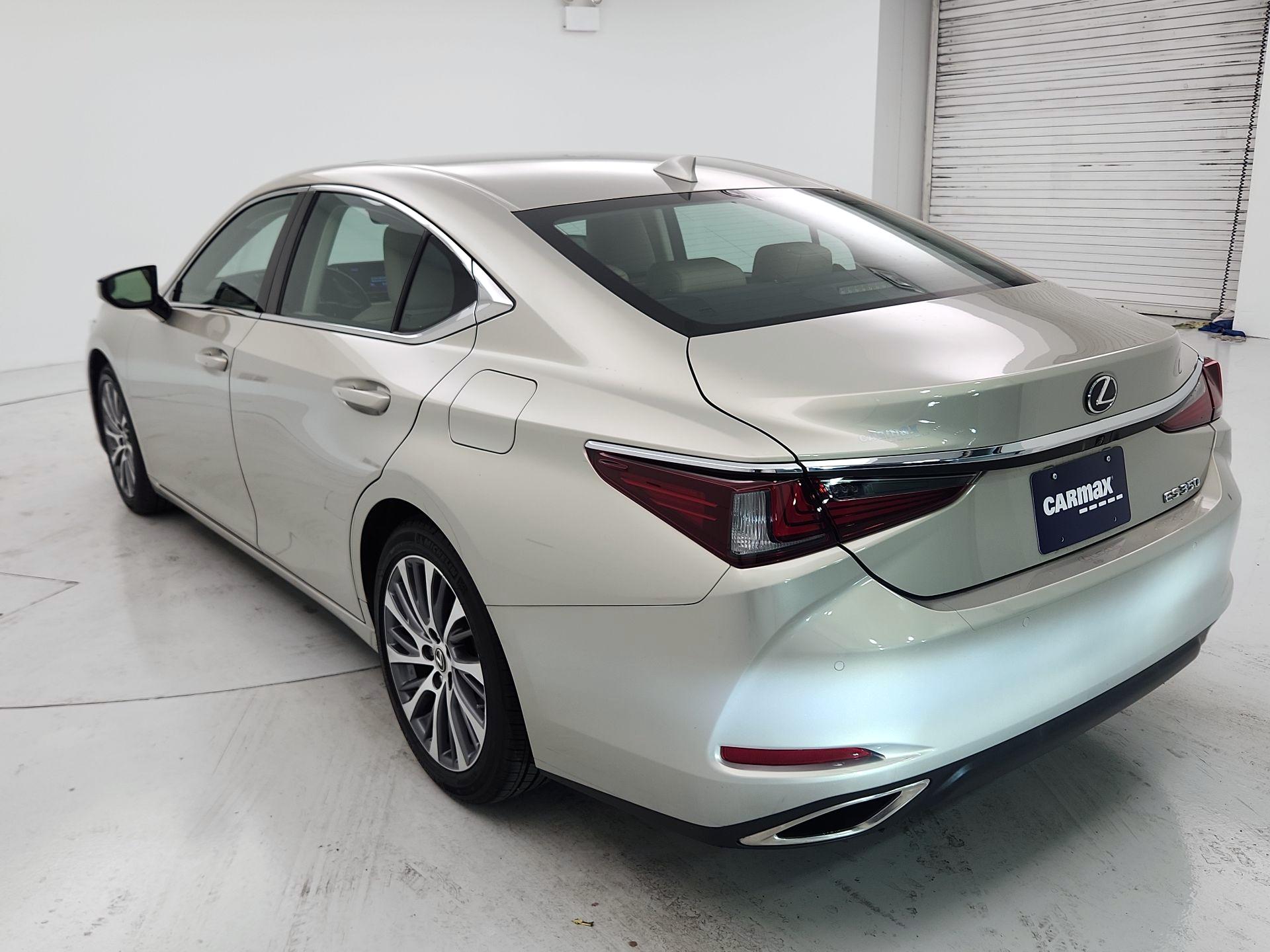 Thumbnail: 2019 Lexus ES - 7