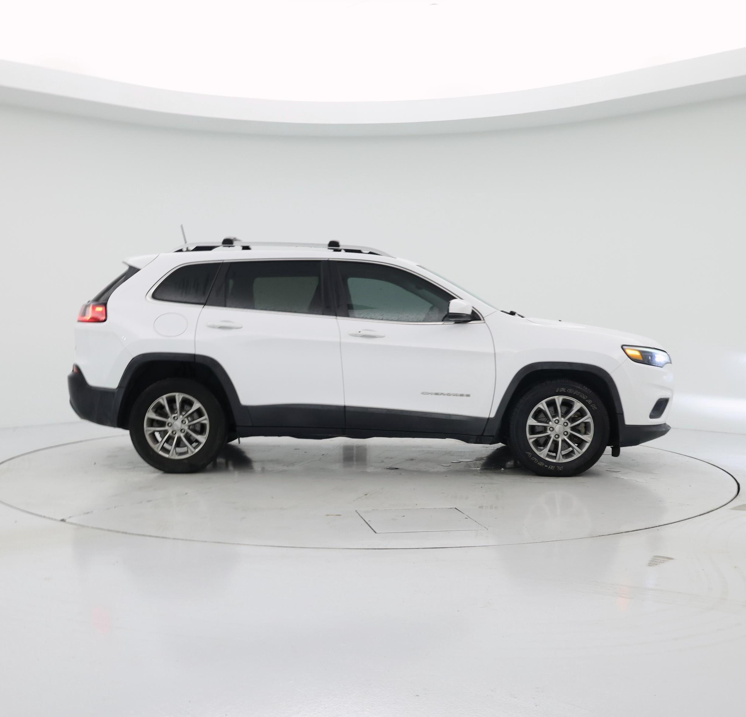 Thumbnail: 2019 Jeep Cherokee - 7