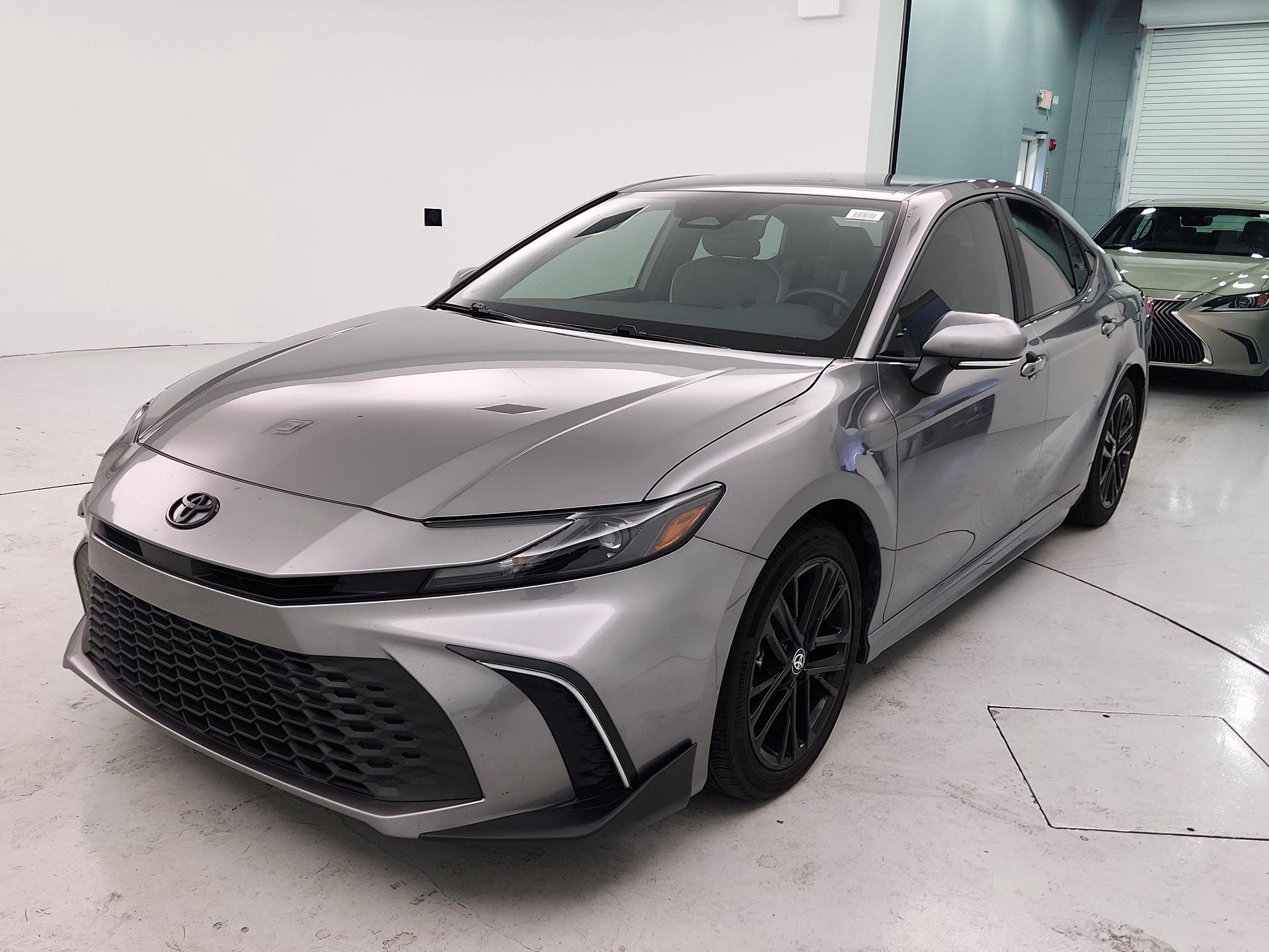 Thumbnail: 2025 Toyota Camry - 3