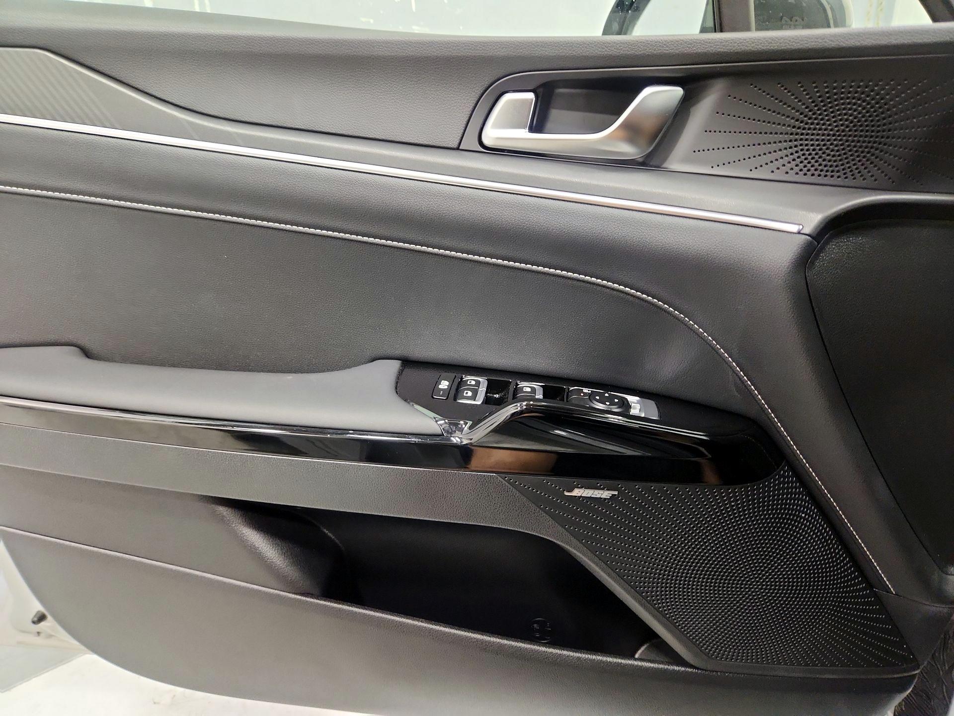 Thumbnail: 2025 Kia K5 - 12