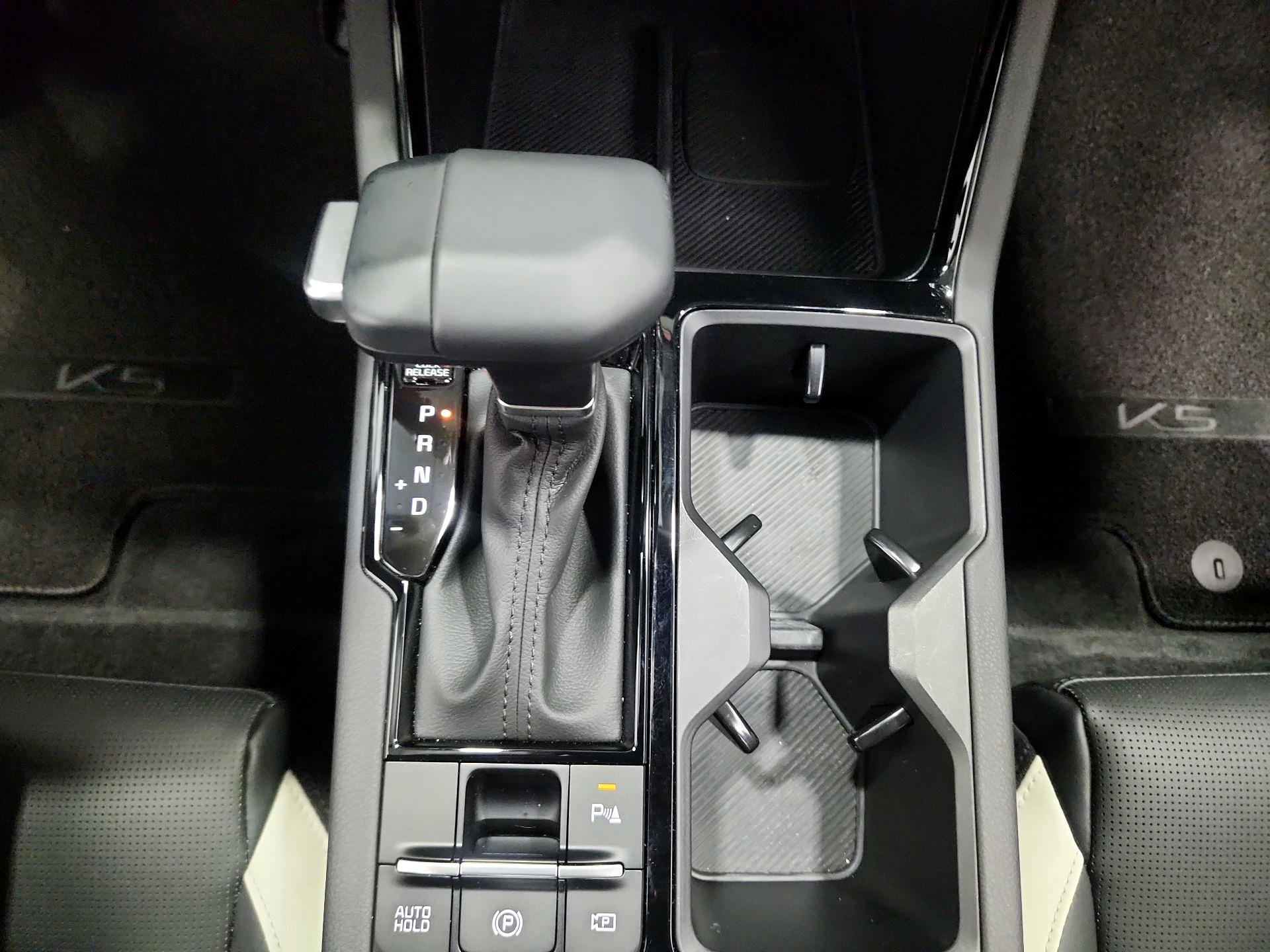 Thumbnail: 2025 Kia K5 - 18