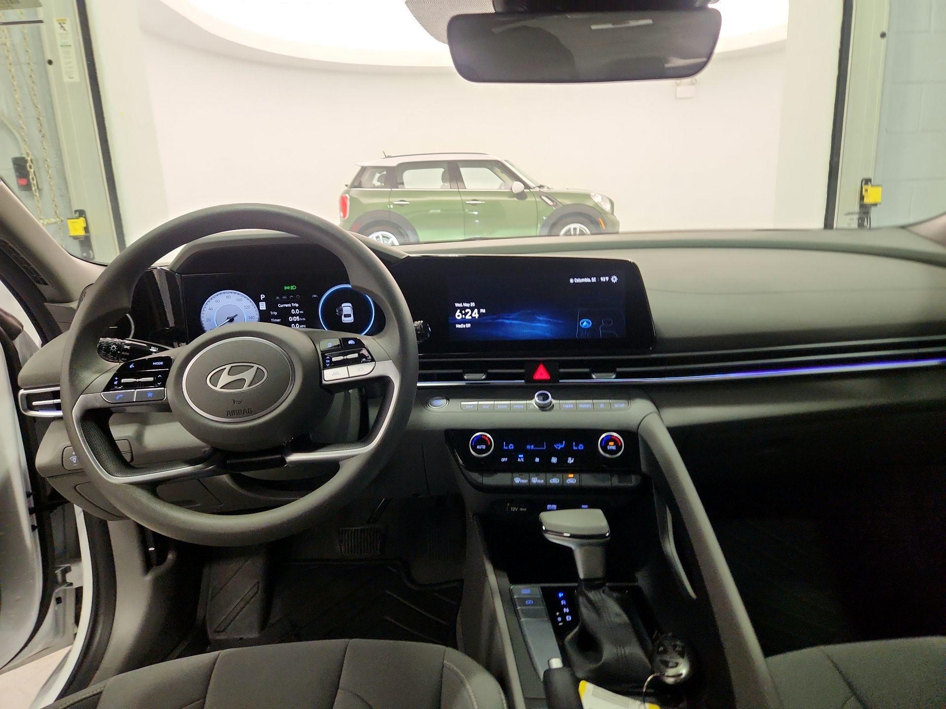 Thumbnail: 2024 Hyundai Elantra - 9