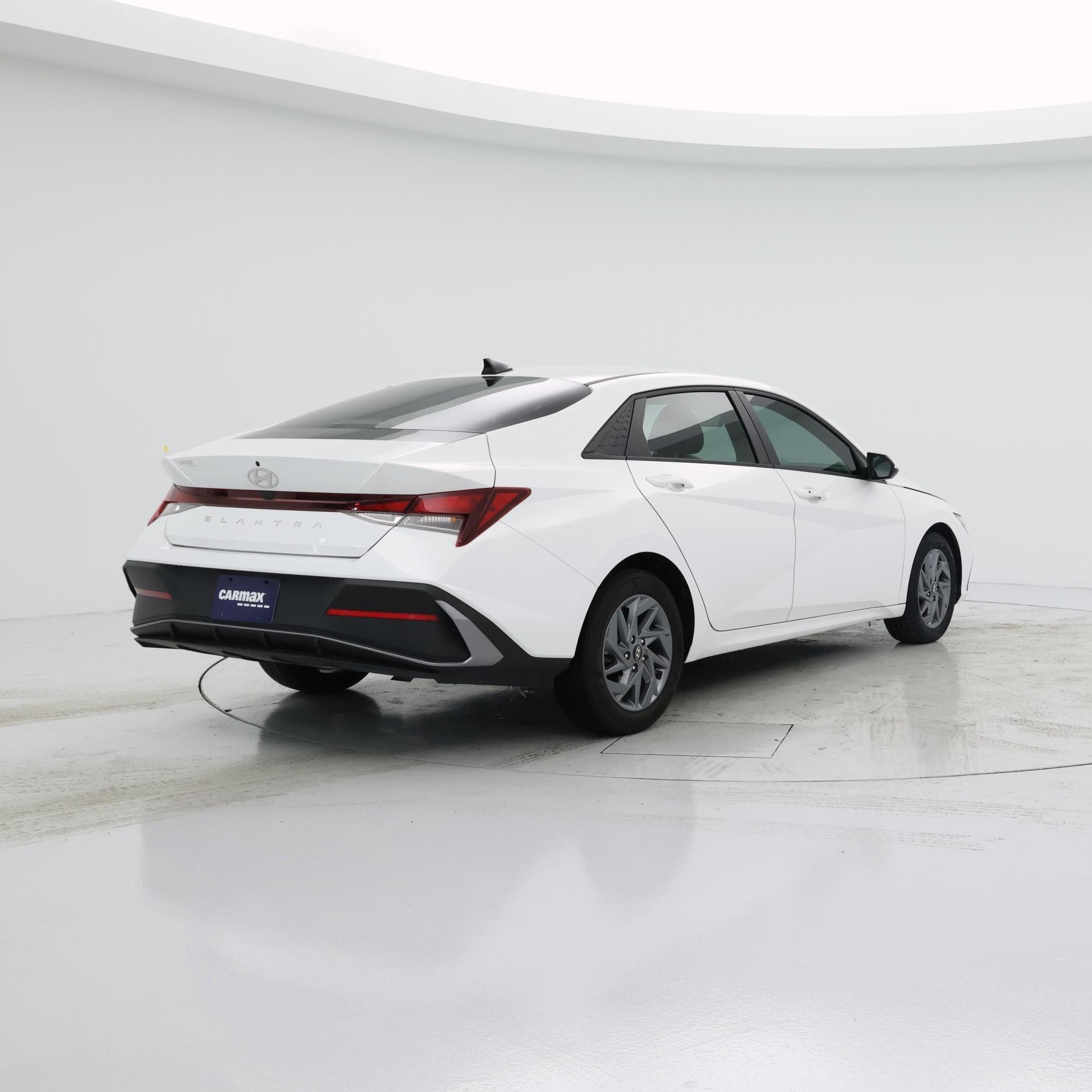 Thumbnail: 2024 Hyundai Elantra - 8