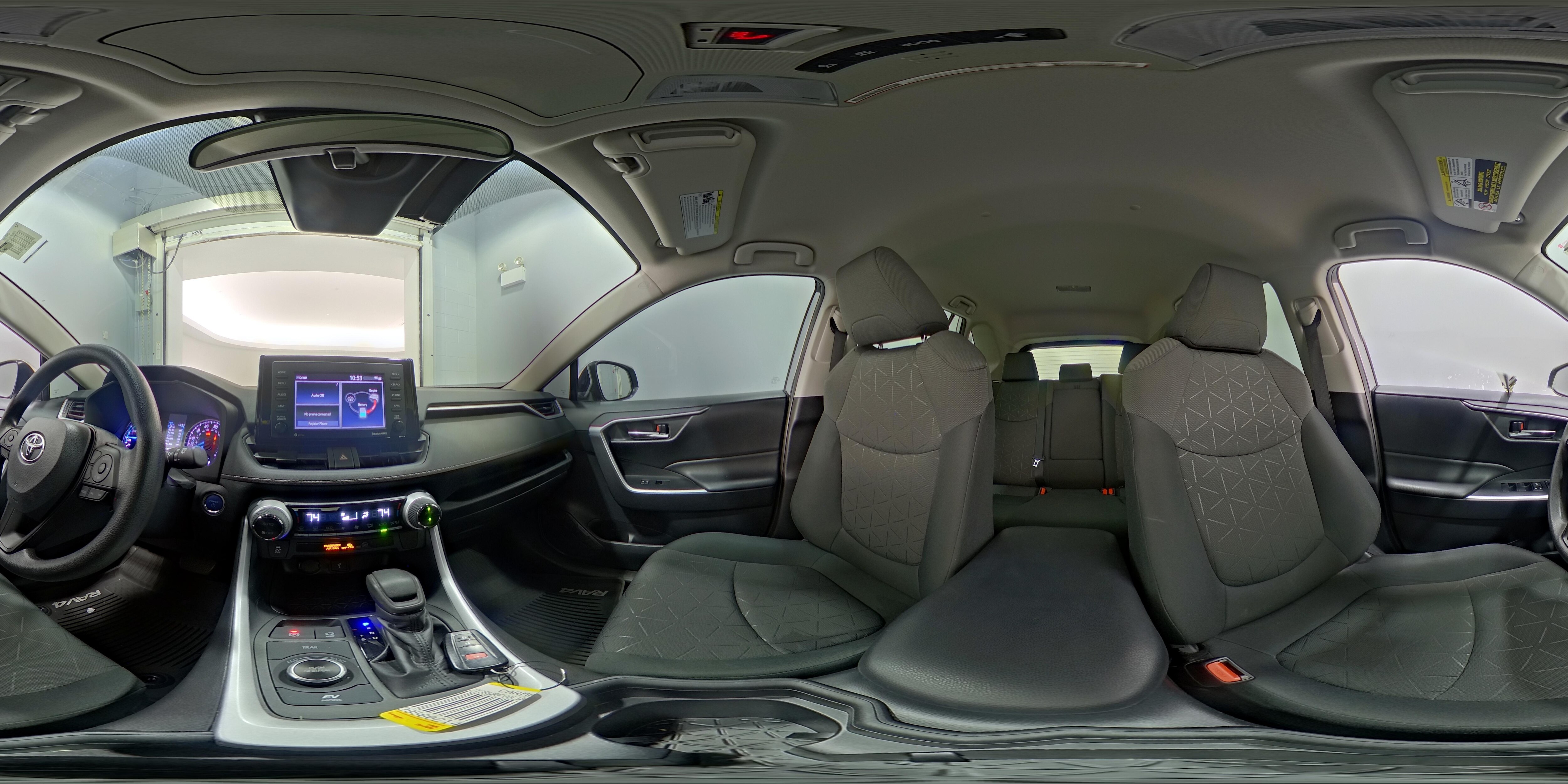 2020 Toyota RAV4 XLE - Photo 17
