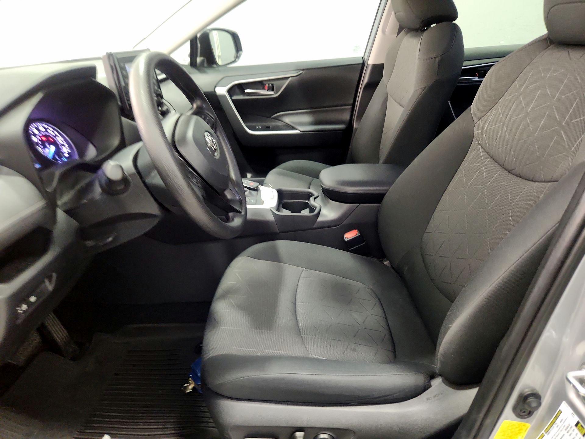 Thumbnail: 2020 Toyota RAV4 - 11