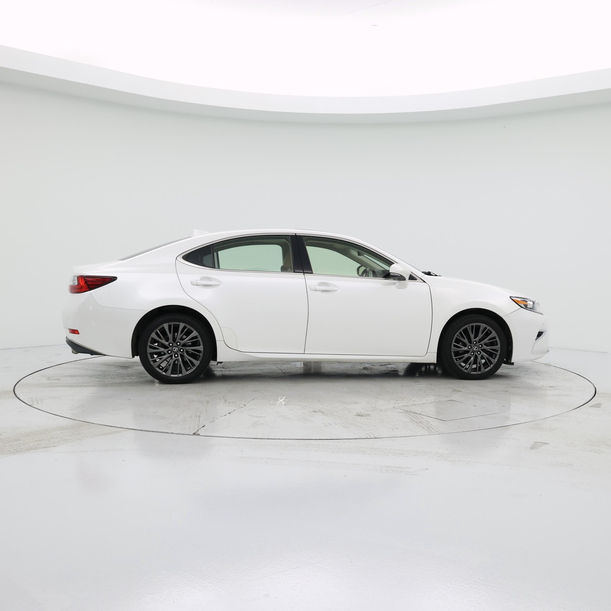 Thumbnail: 2016 Lexus ES - 7