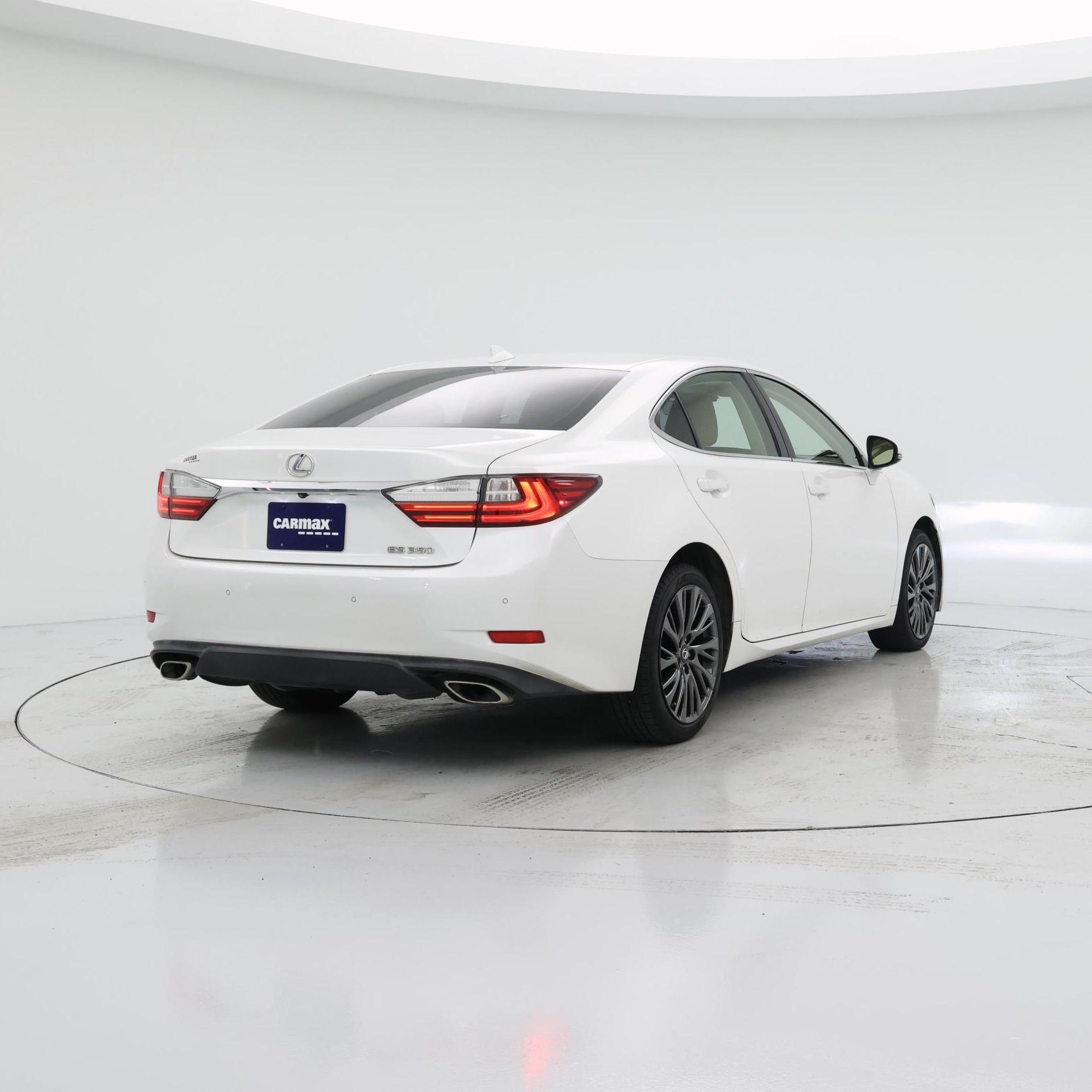 Thumbnail: 2016 Lexus ES - 8
